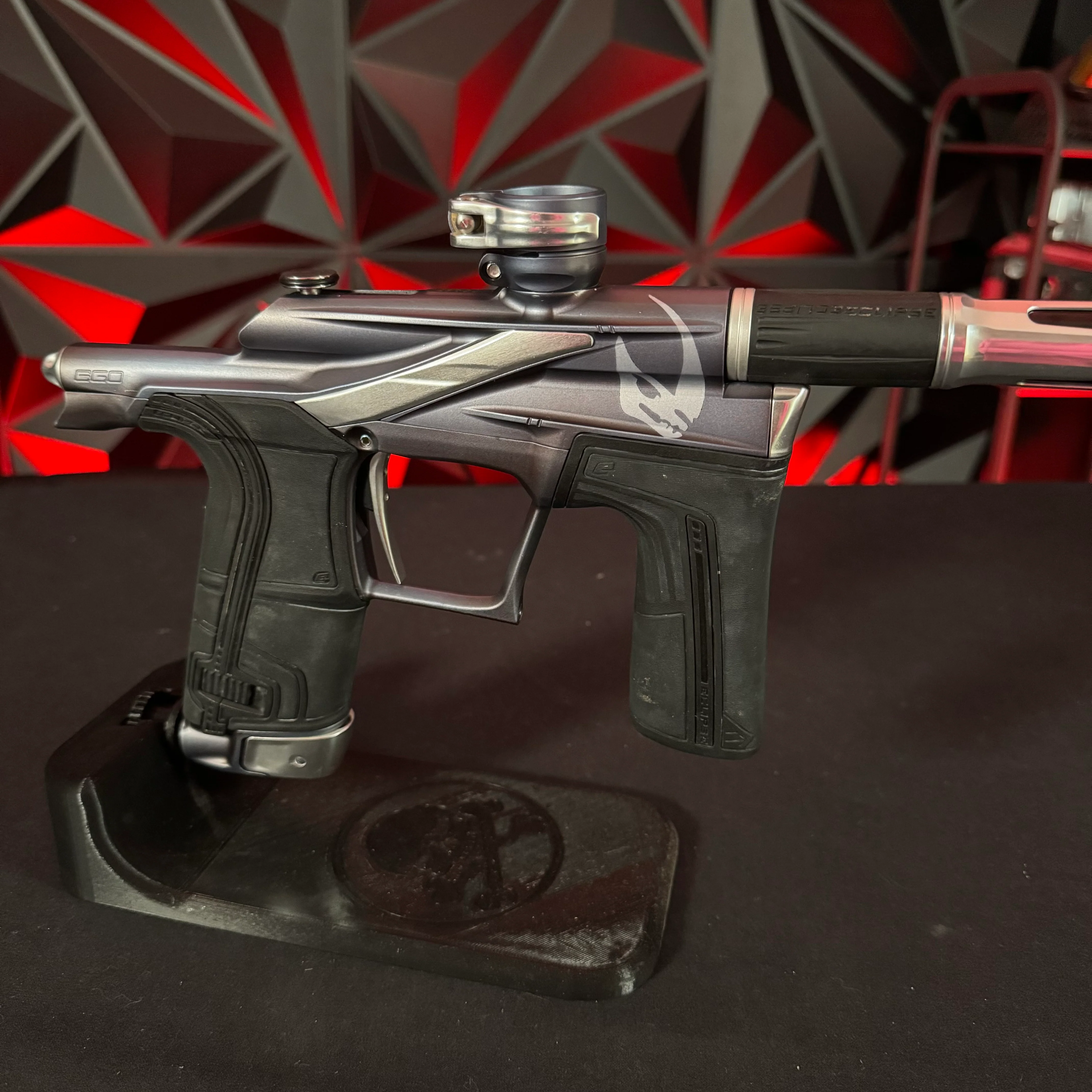 Used Planet Eclipse LV2 Paintball Gun - LE Mandalorian - Image 4