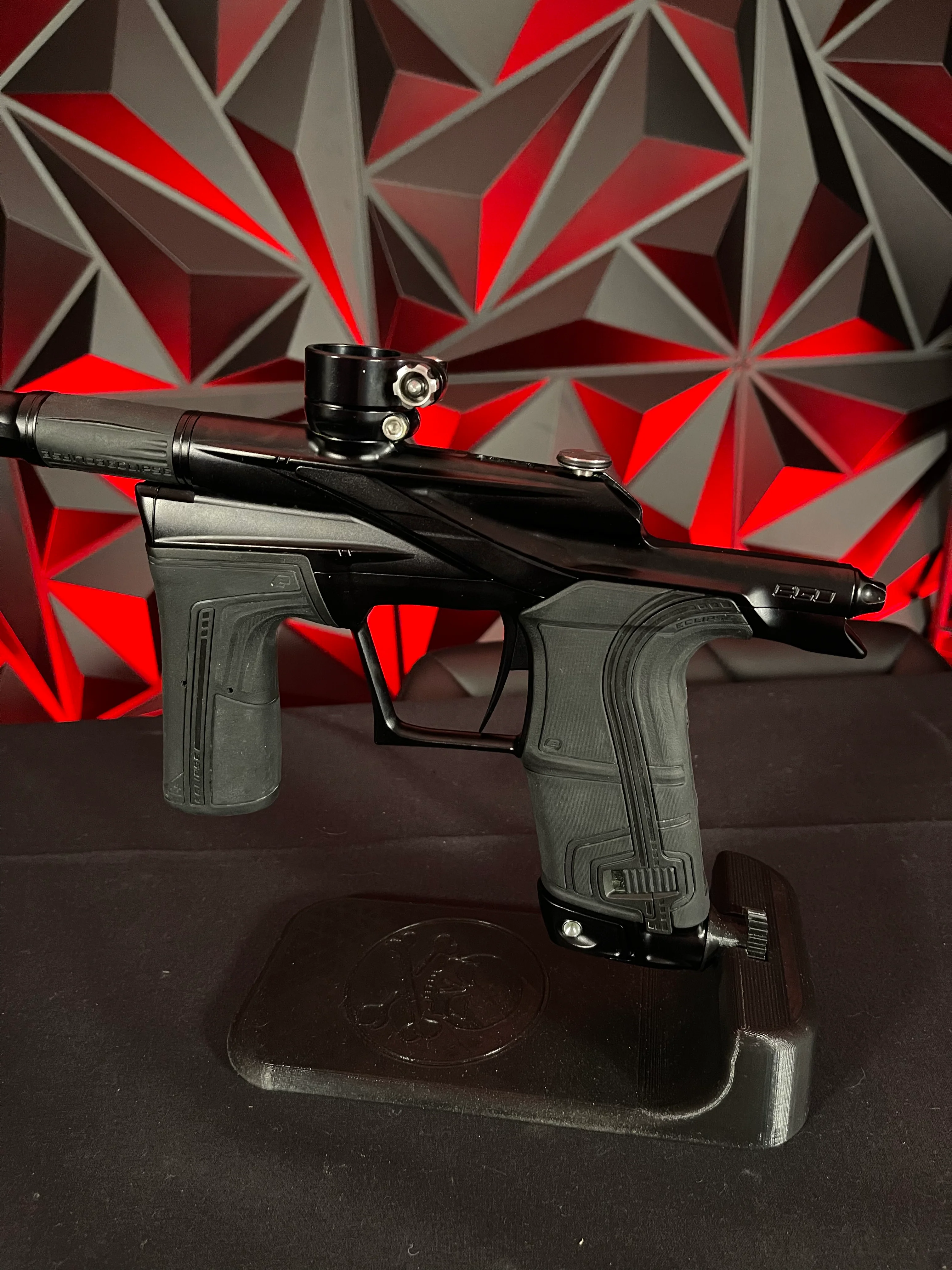Used Planet Eclipse LV2 Paintball Gun - Midnight w/ 2 s63 Barrel Inserts - Image 2