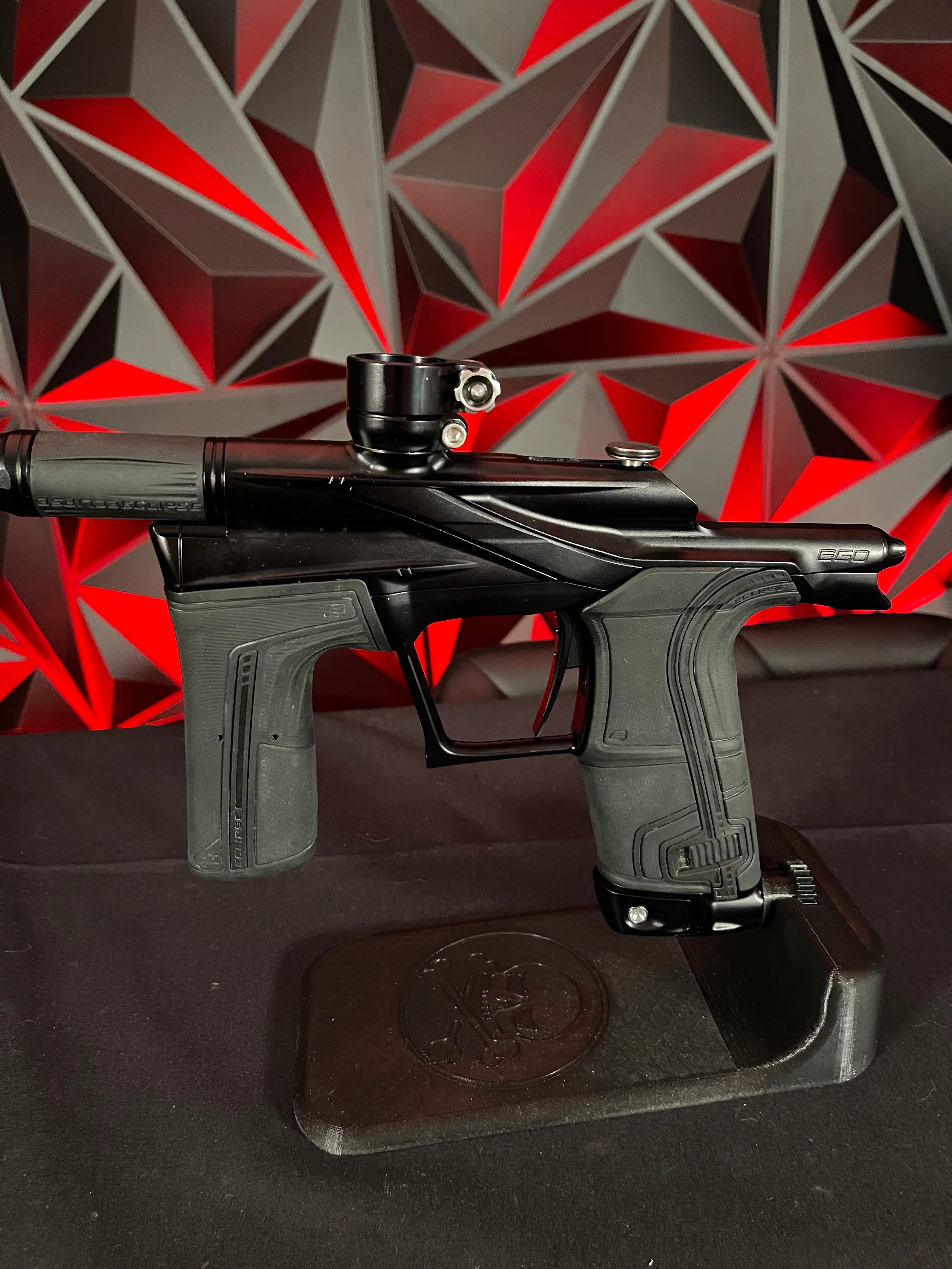 Used Planet Eclipse LV2 Paintball Gun - Midnight w/ 2 s63 Barrel Inserts - Image 4
