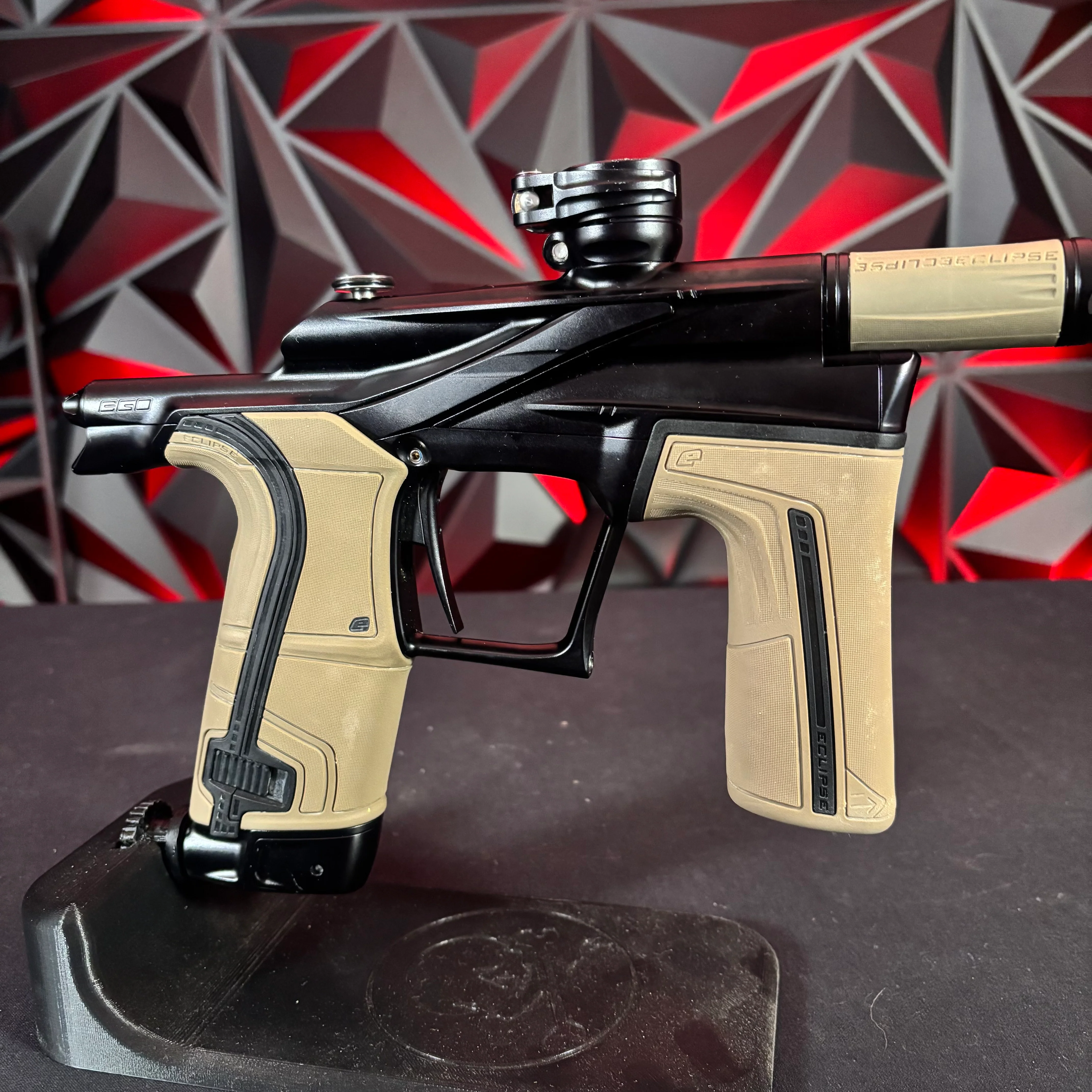 Used Planet Eclipse LV2 Paintball Gun - Midnight /w FDE grips - Image 3