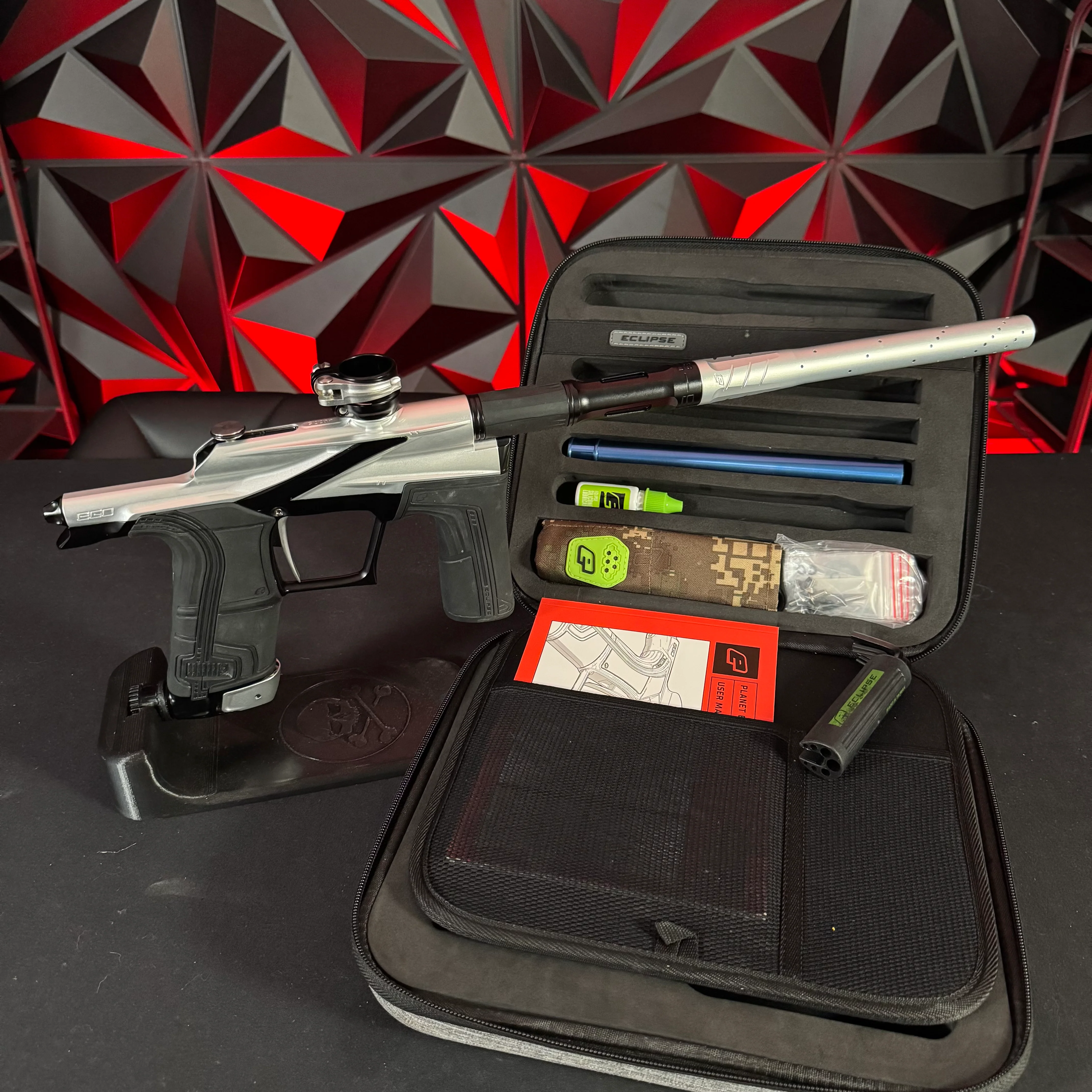 Used Planet Eclipse LV2 Paintball Gun - Silver/Black