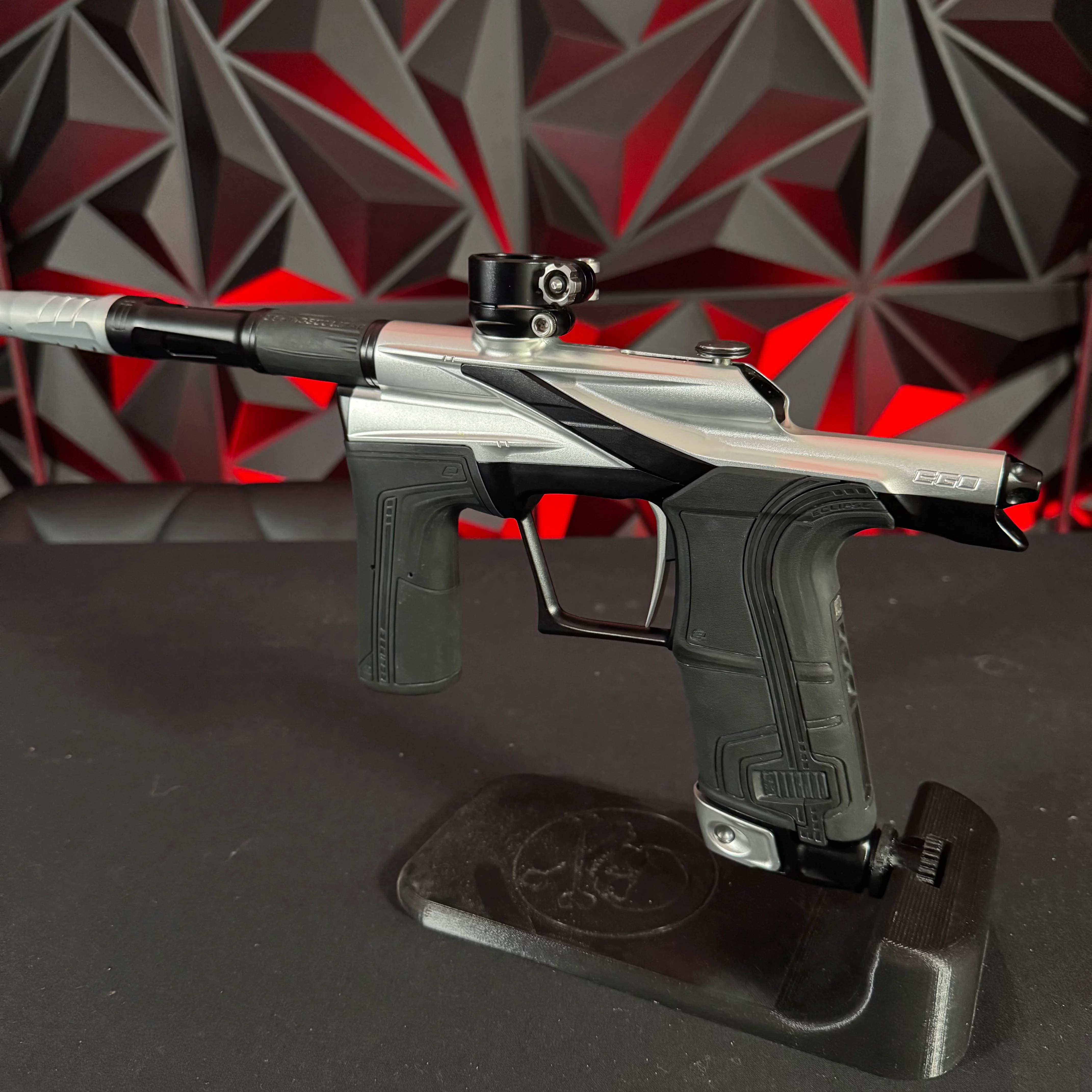 Used Planet Eclipse LV2 Paintball Gun - Silver/Black - Image 3
