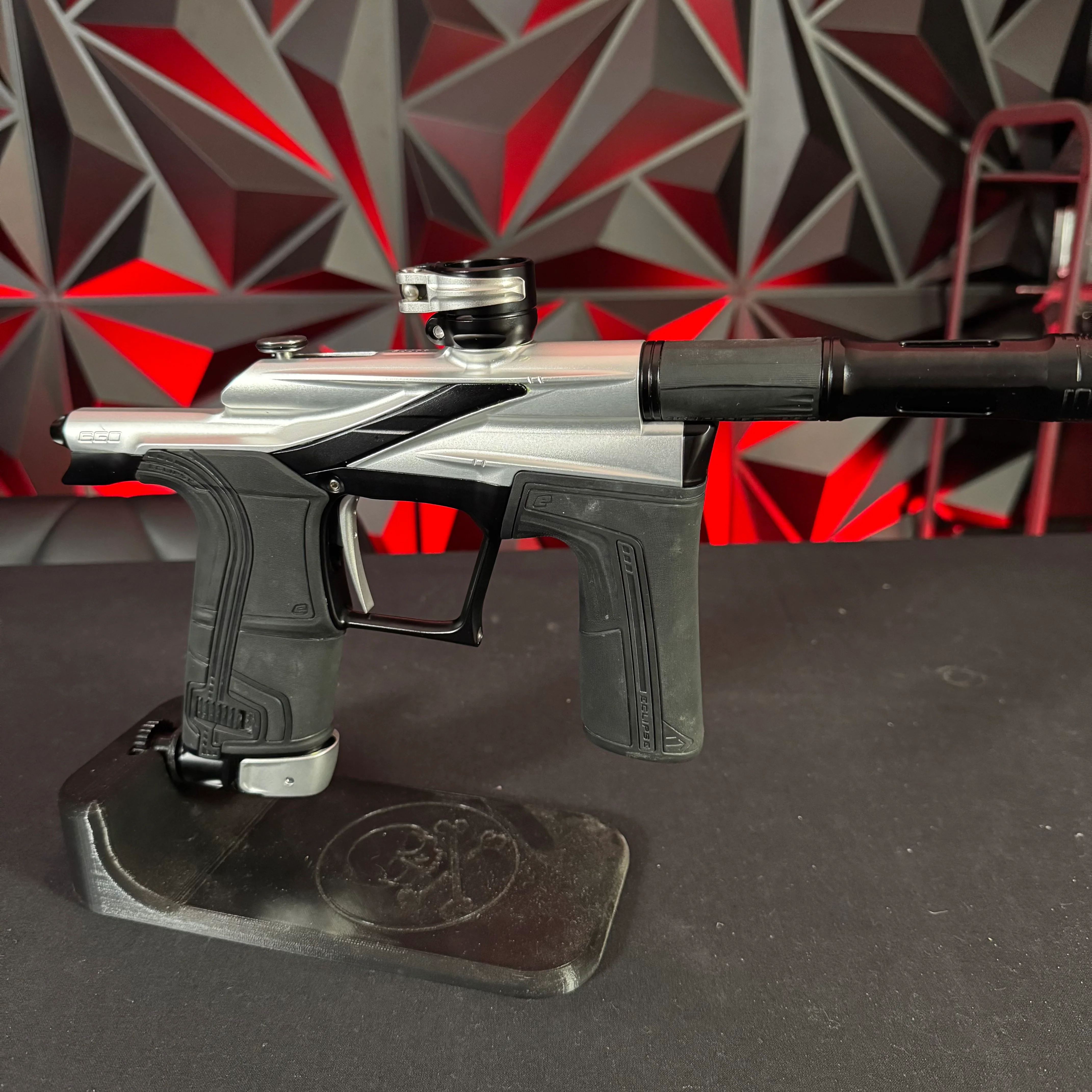 Used Planet Eclipse LV2 Paintball Gun - Silver/Black - Image 4