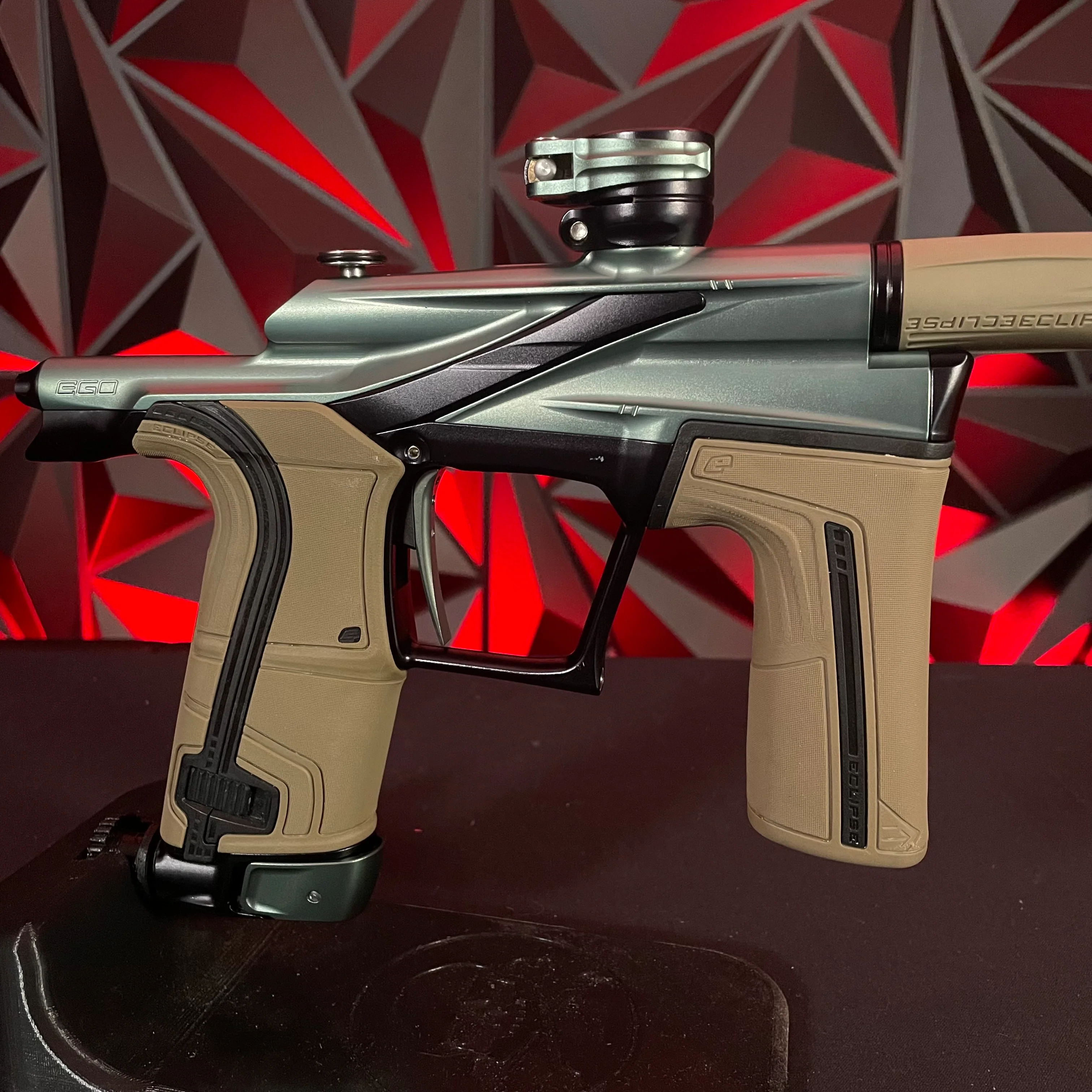 Used Planet Eclipse LV2 Paintball Gun - Tech Edition w/ Earth Grip Kit - Image 3