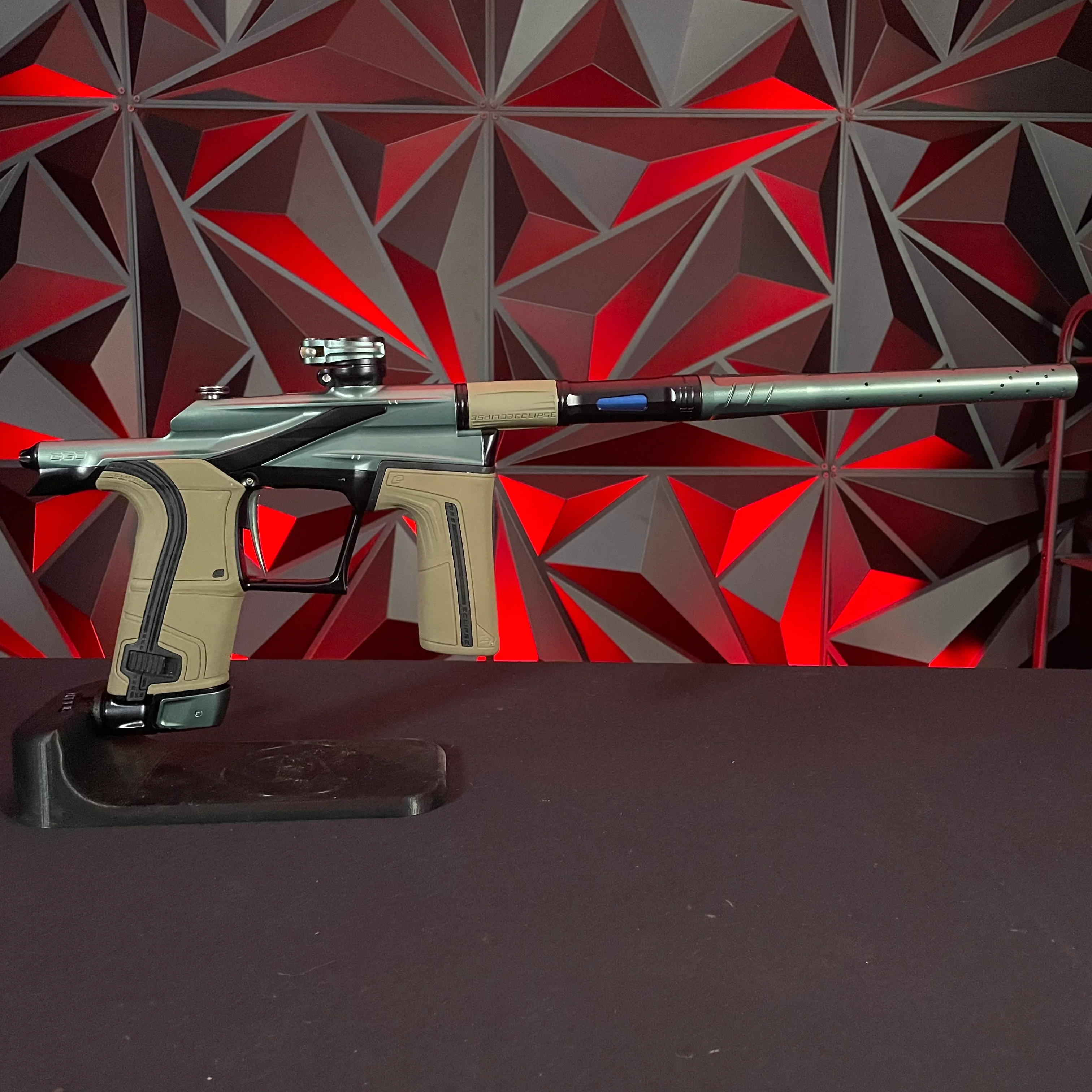 Used Planet Eclipse LV2 Paintball Gun - Tech Edition w/ Earth Grip Kit - Image 5