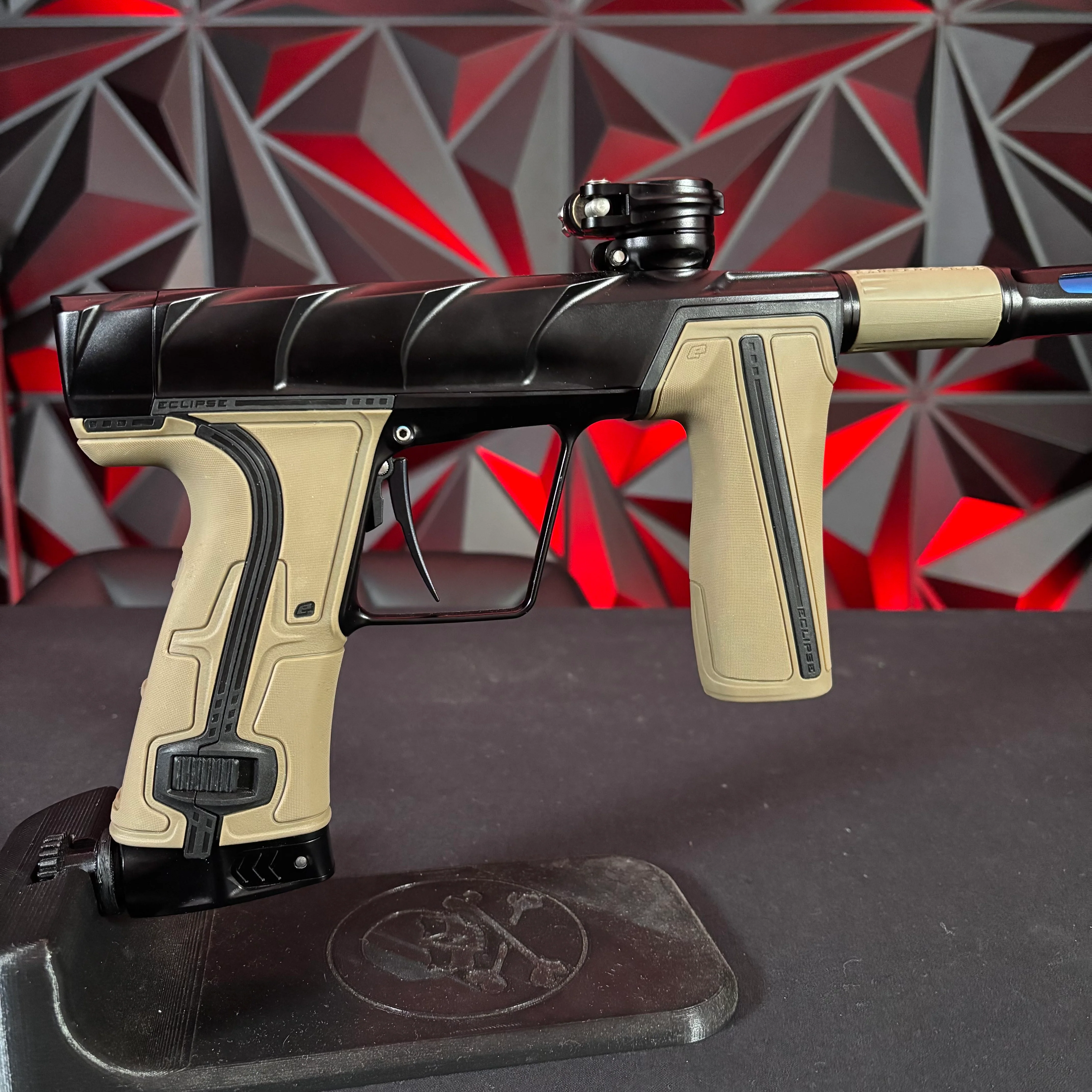 Used Planet Eclipse Project Scales Geo R5 Paintball Gun - Black w/ FDE Grips - Image 2