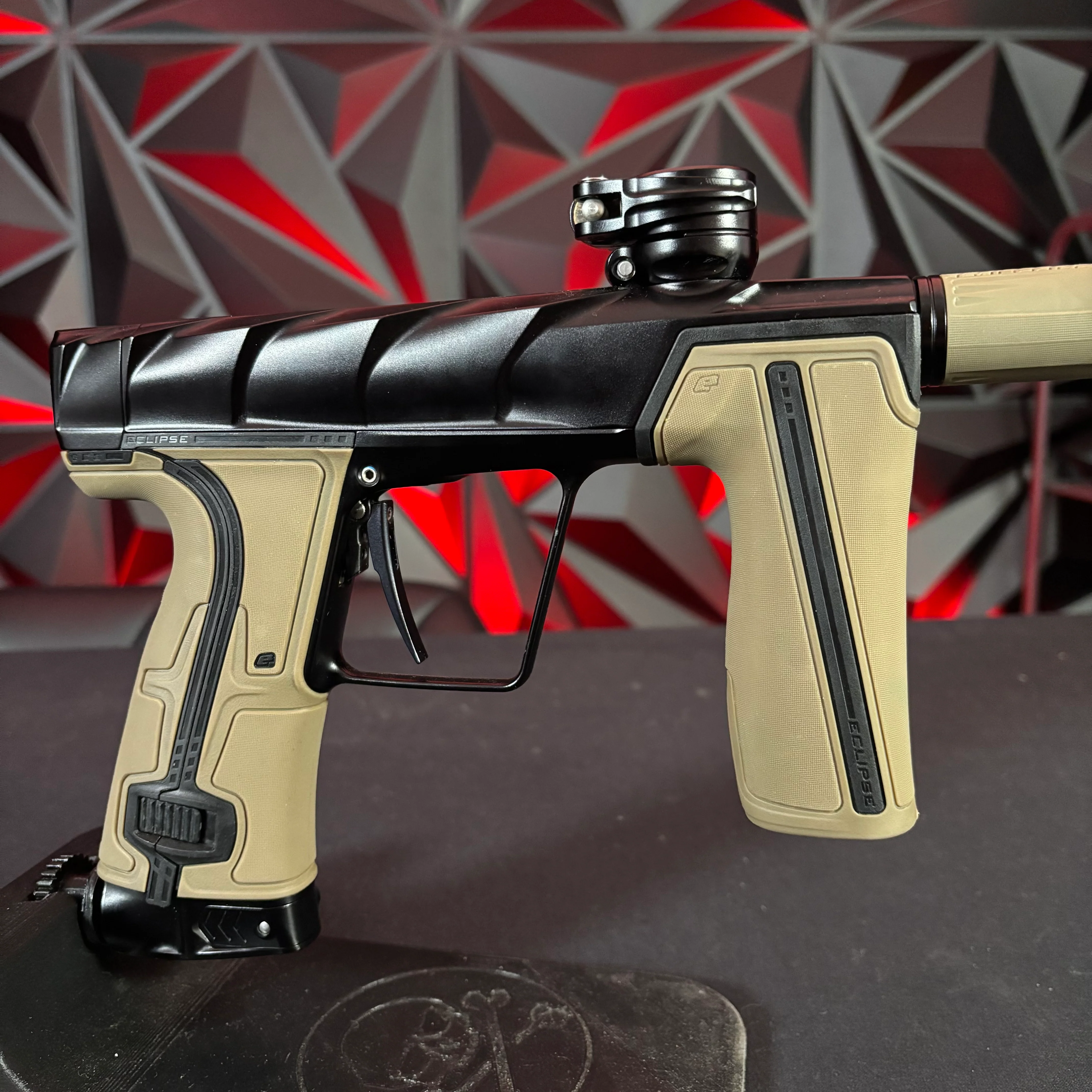 Used Planet Eclipse Project Scales Geo R5 Paintball Gun - Black w/ FDE Grips - Image 3