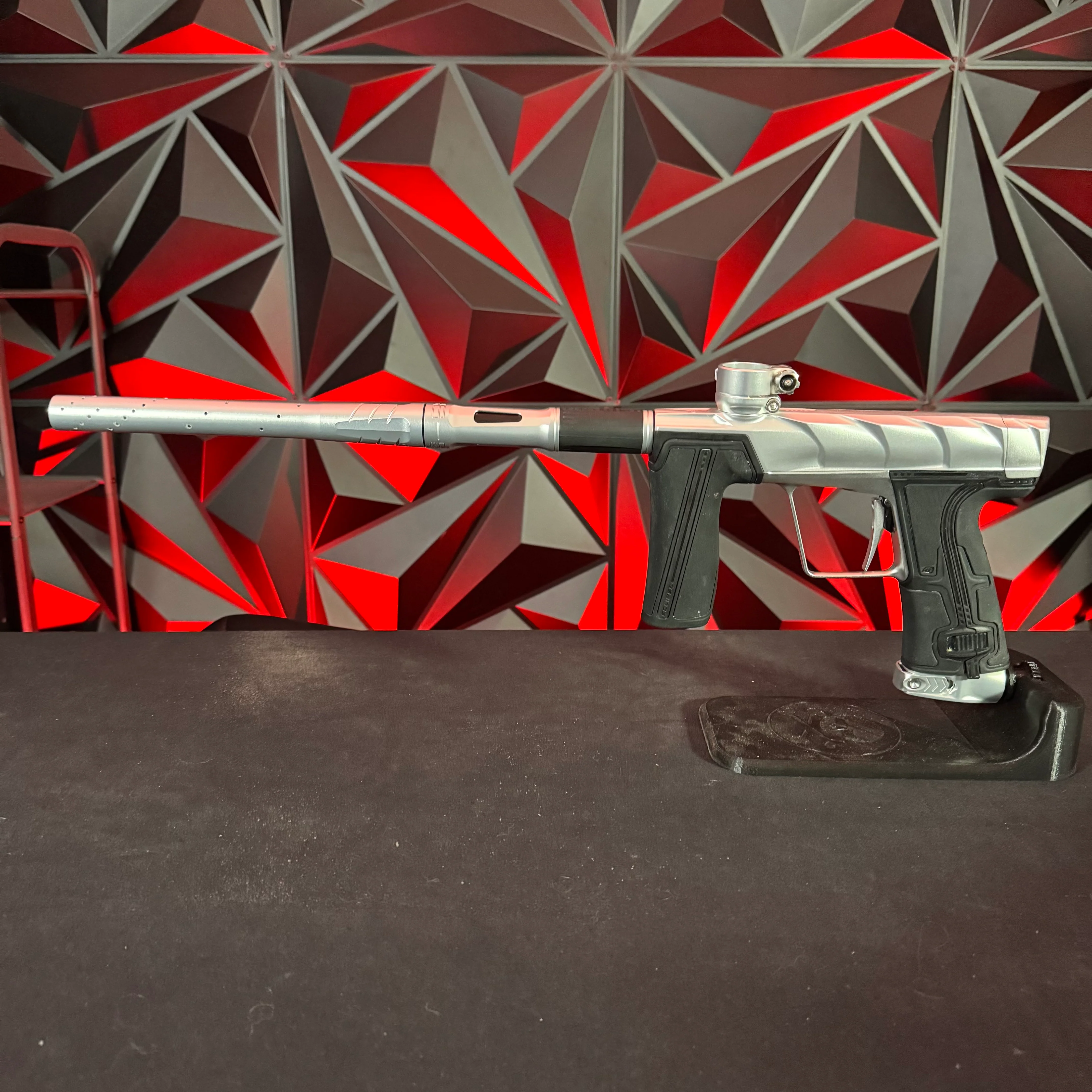Used Planet Eclipse Project Scales Geo R5 Paintball Gun - Pure Silver - Image 7
