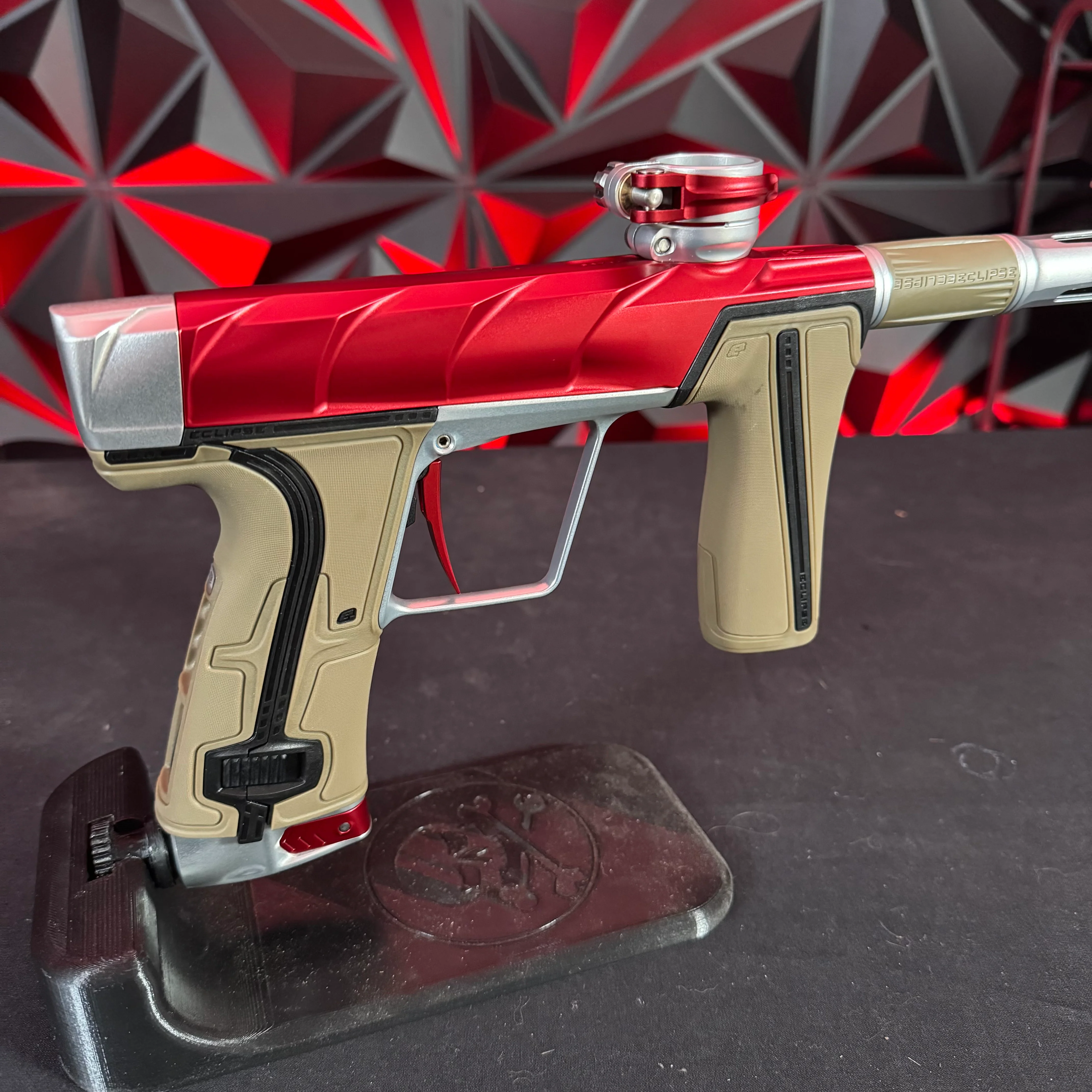 Used Planet Eclipse Project Scales Geo R5 Paintball Gun - Red/Silver w/ Earth Grips - Image 2