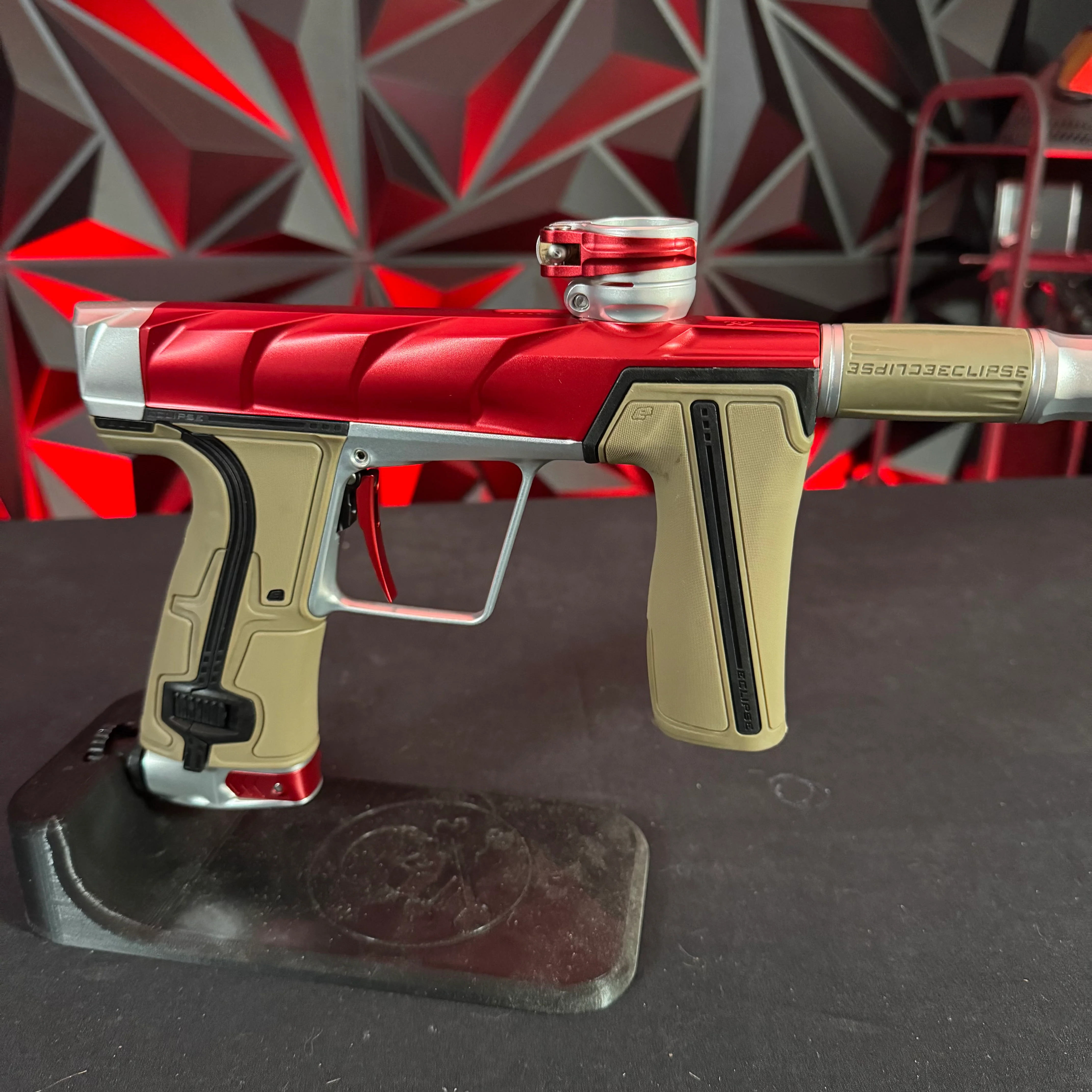 Used Planet Eclipse Project Scales Geo R5 Paintball Gun - Red/Silver w/ Earth Grips - Image 4