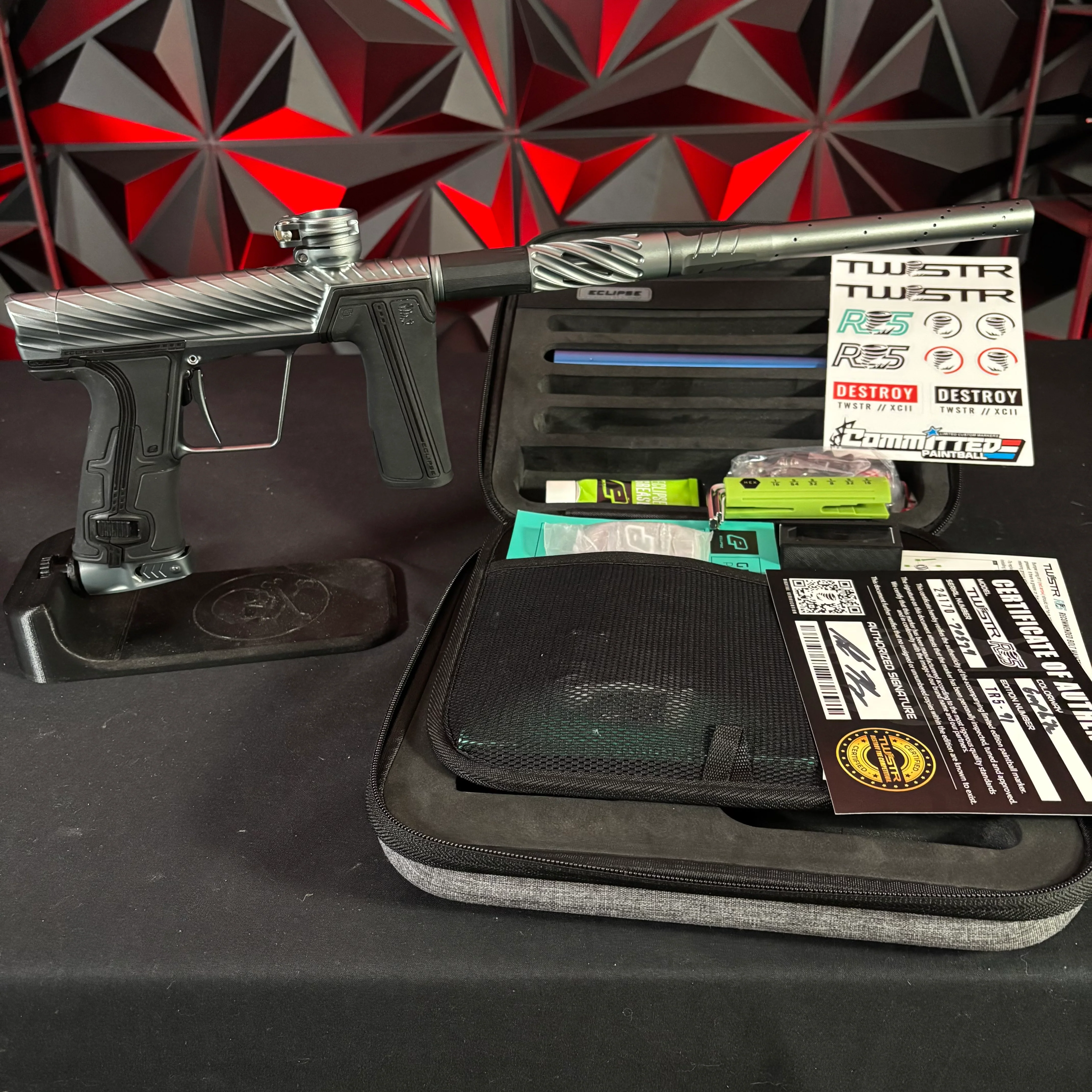 Used Planet Eclipse/Twister Geo R5 Paintball Marker - Graphite