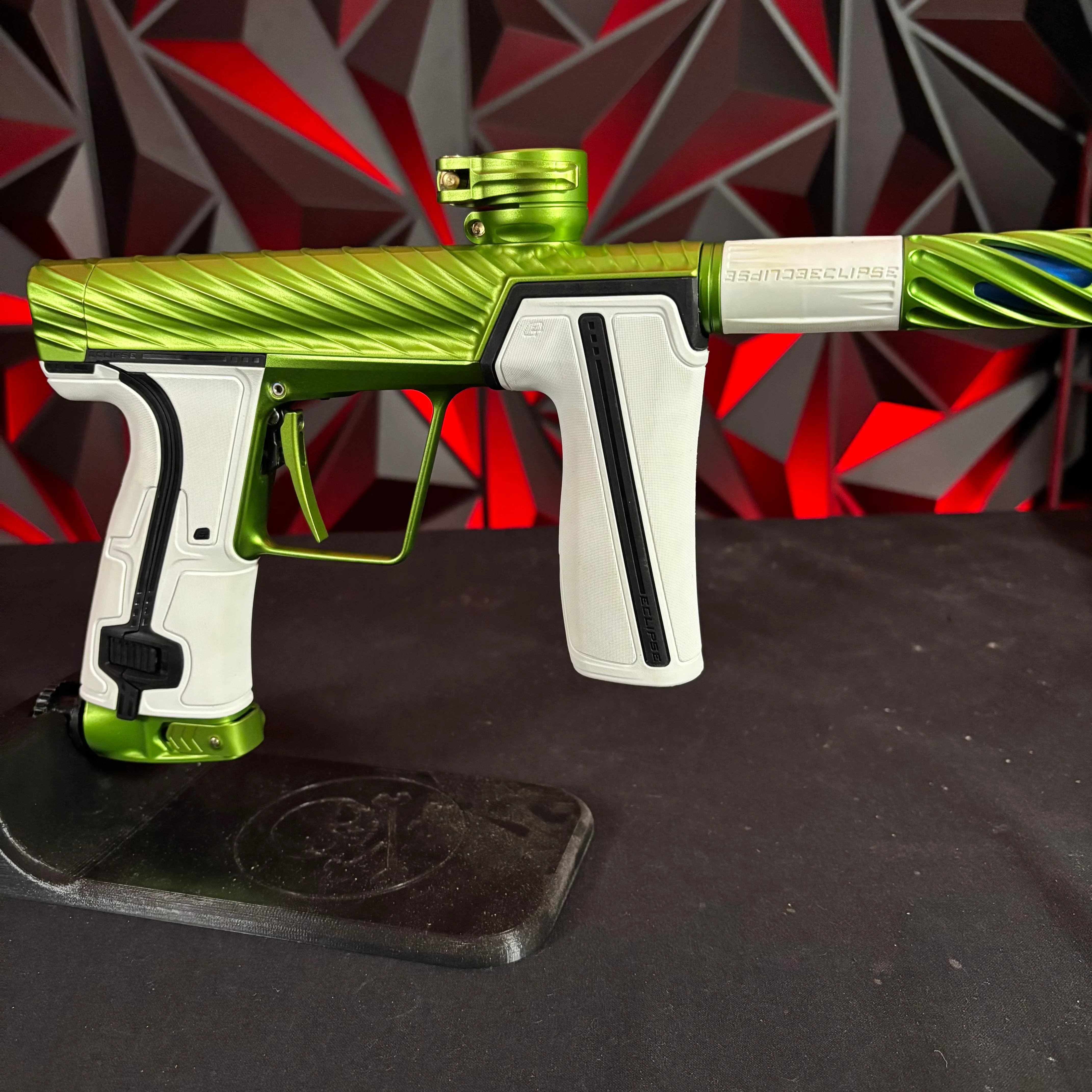 Used Planet Eclipse/Twister Geo R5 Paintball Marker - Lucky/w Splash tip (ark anno) - Image 3