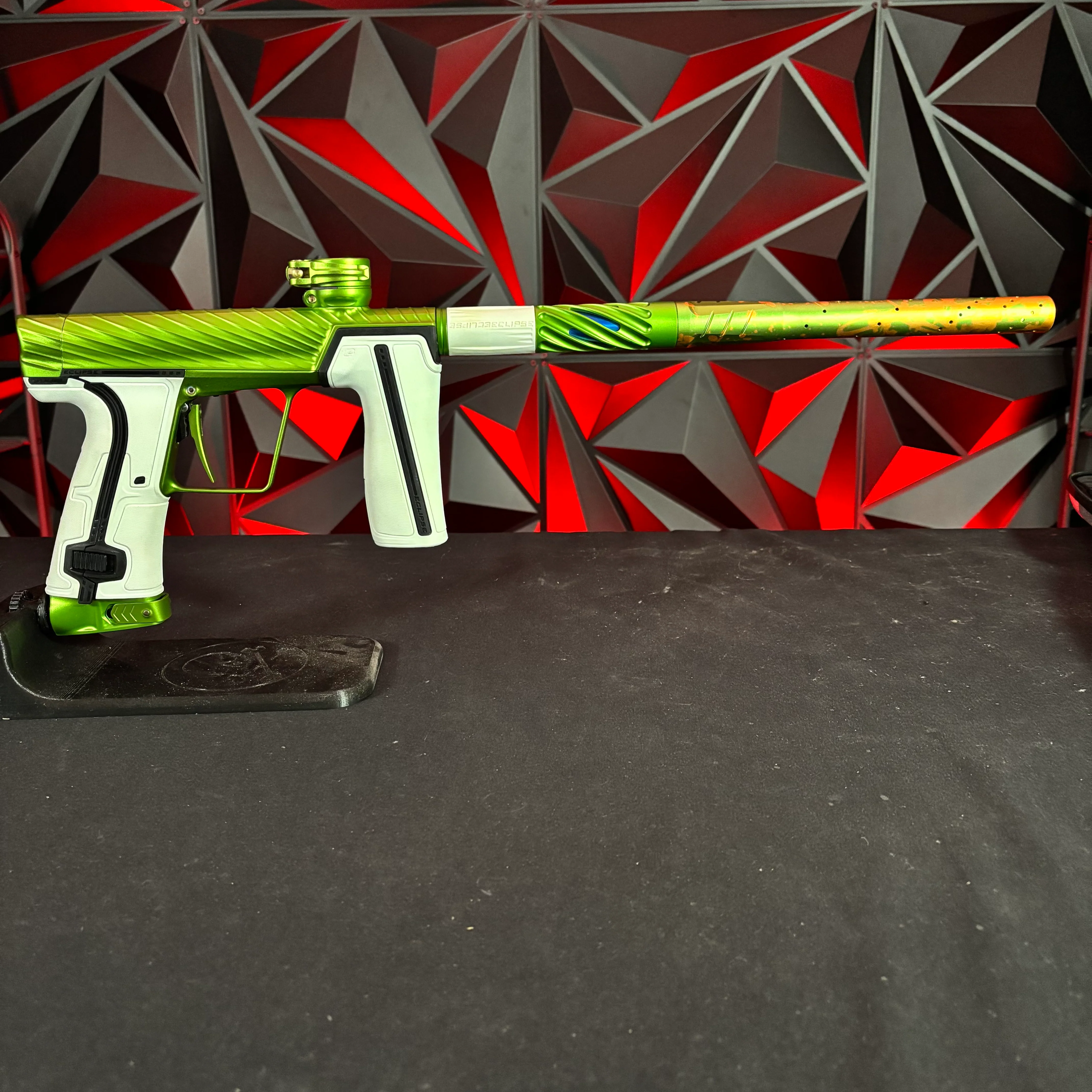 Used Planet Eclipse/Twister Geo R5 Paintball Marker - Lucky/w Splash tip (ark anno) - Image 6