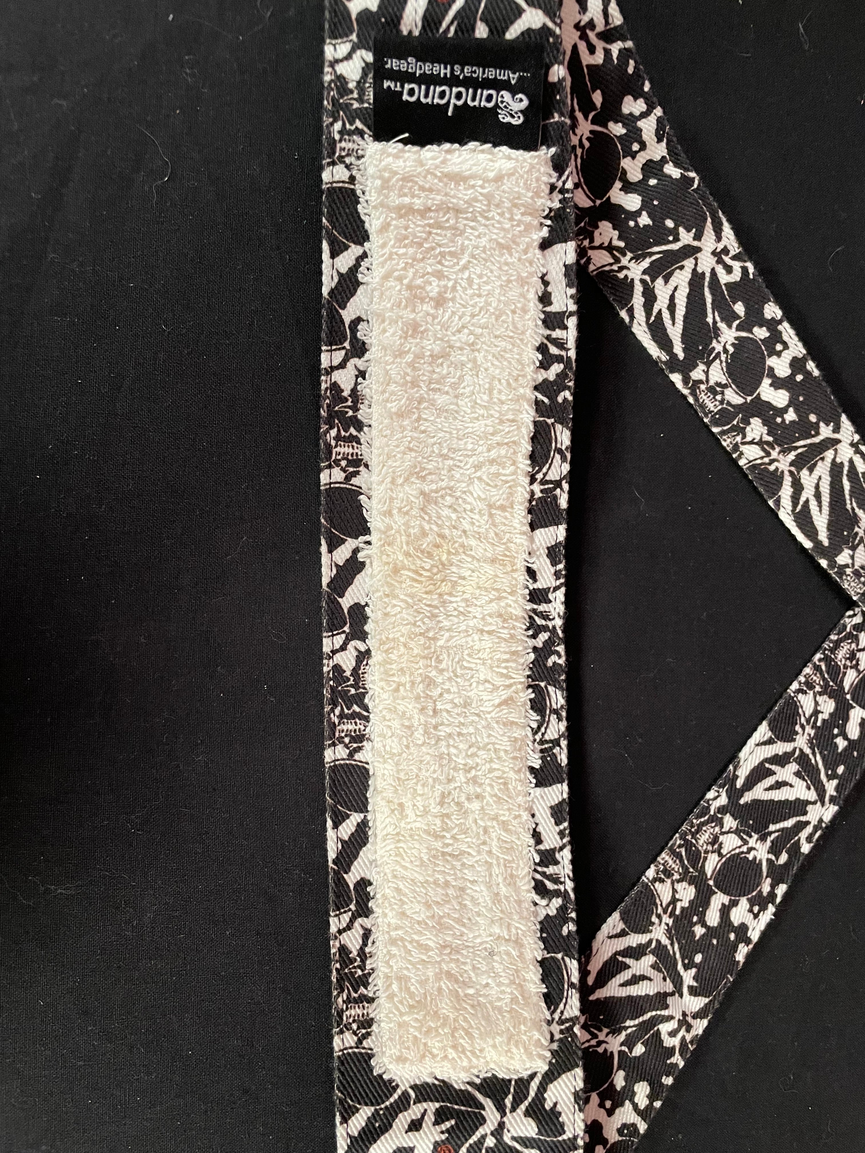 Used Sandana "Flying Skulls" Headband - Black/White - Image 3