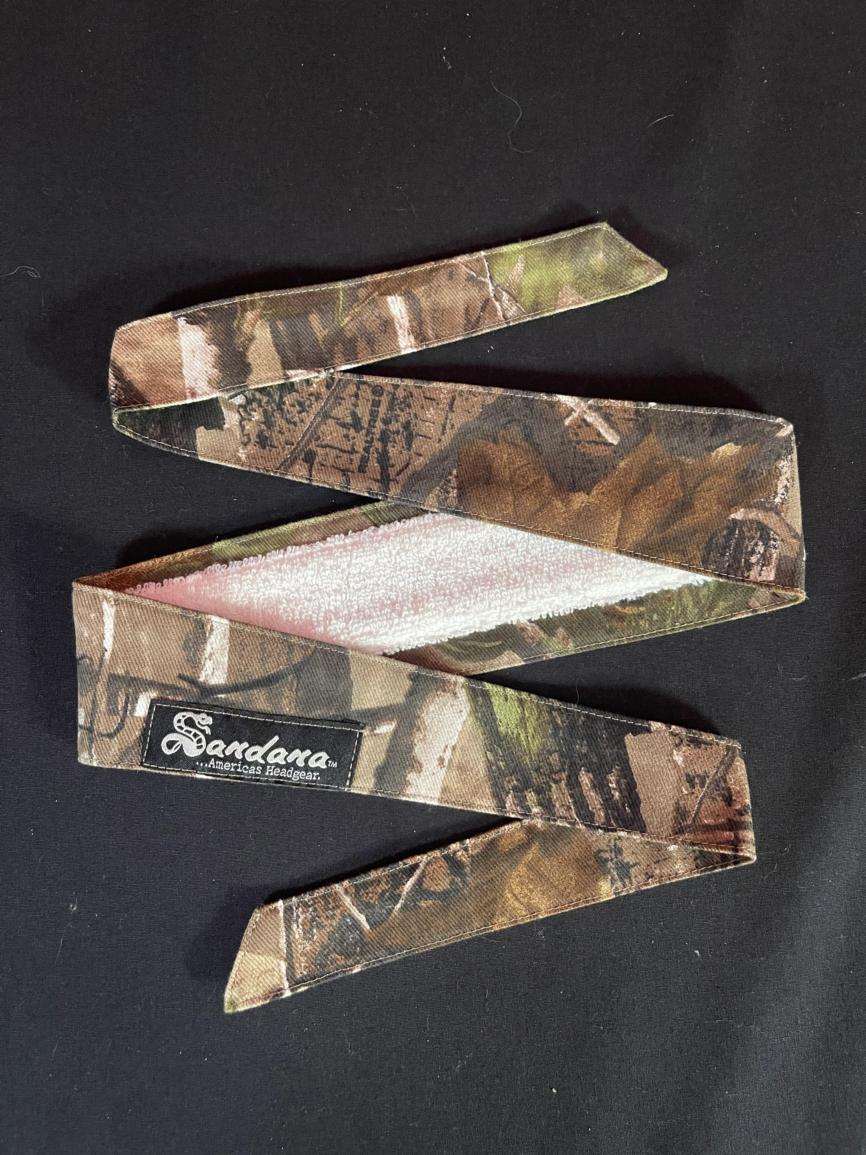 Used Sandana Head Band - Realtree w/ White tag - Image 2