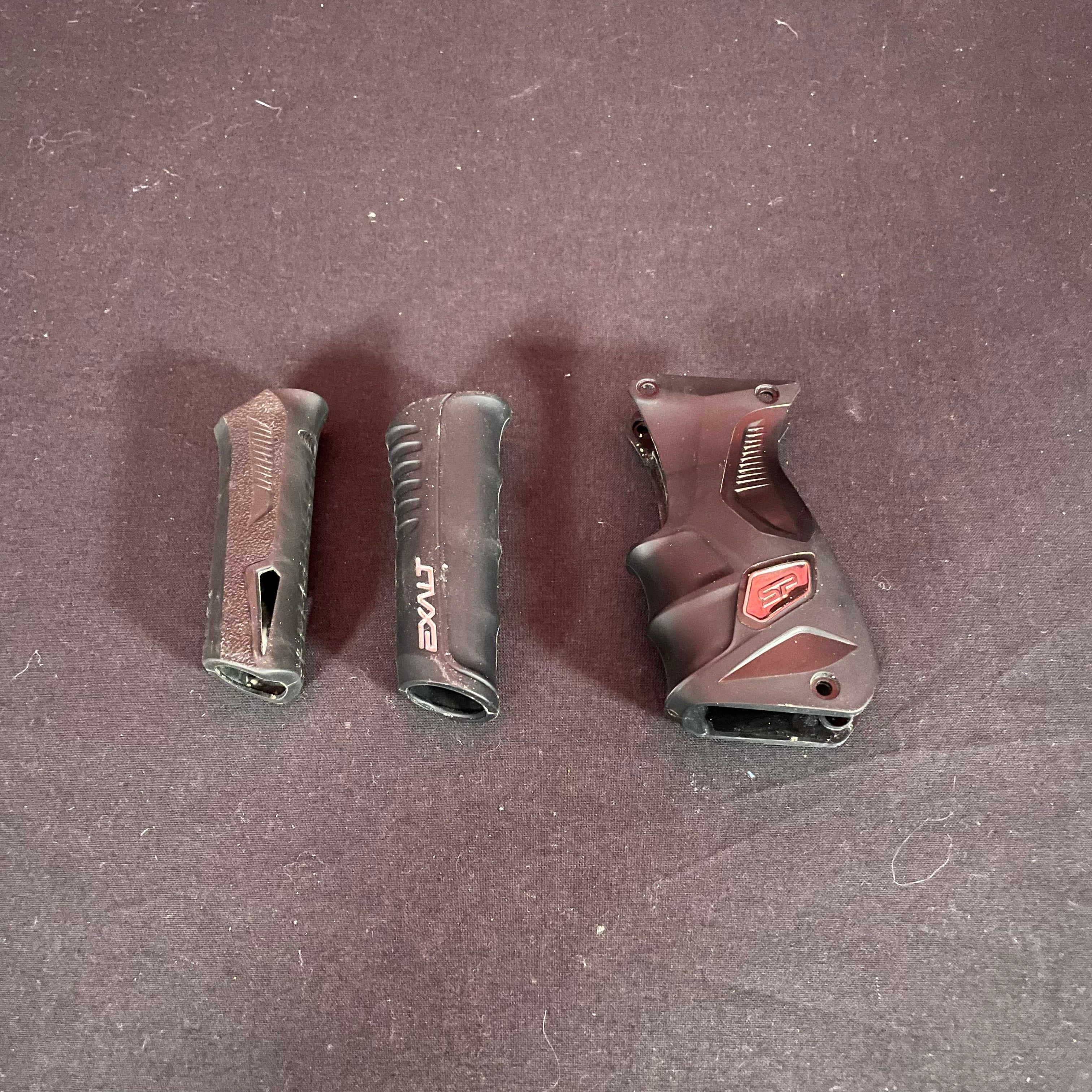 Used Shocker Amp Grip Kit - Black w/ Extra Exalt Foregrip - Image 3