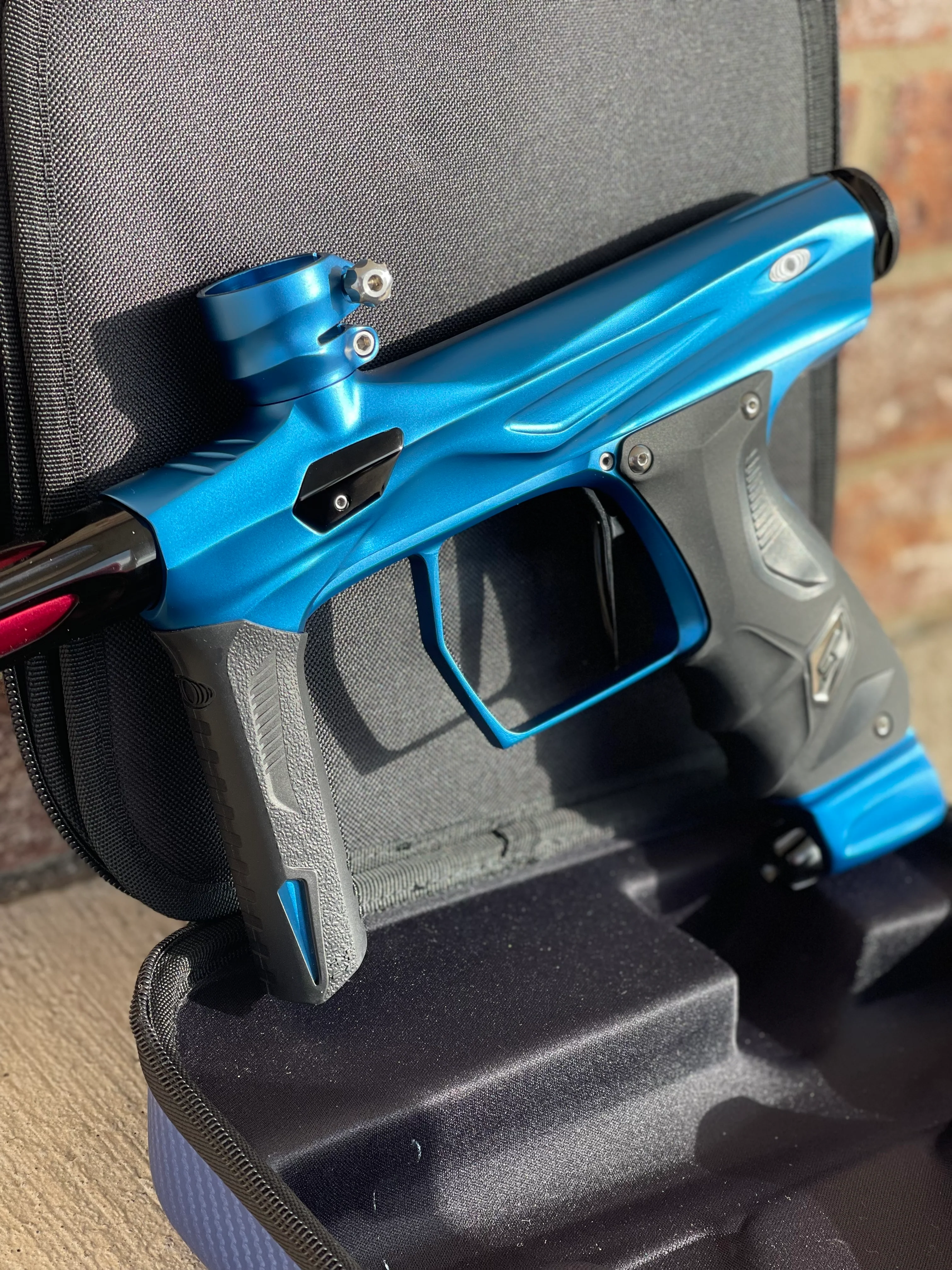 Used Shocker Amp Paintball Gun - Dust Blue - Image 4