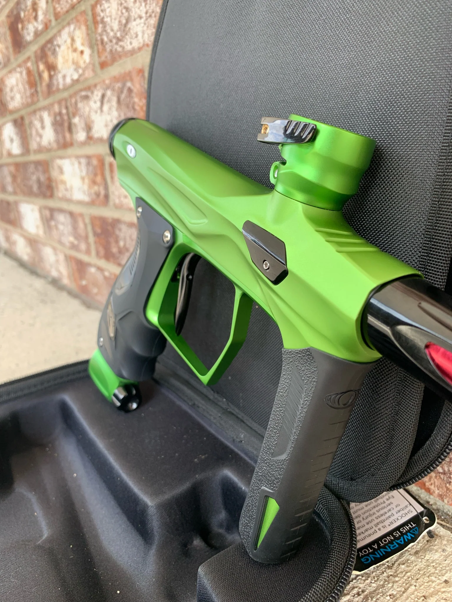 Used Shocker Amp Paintball Gun - Green / Black - Image 2