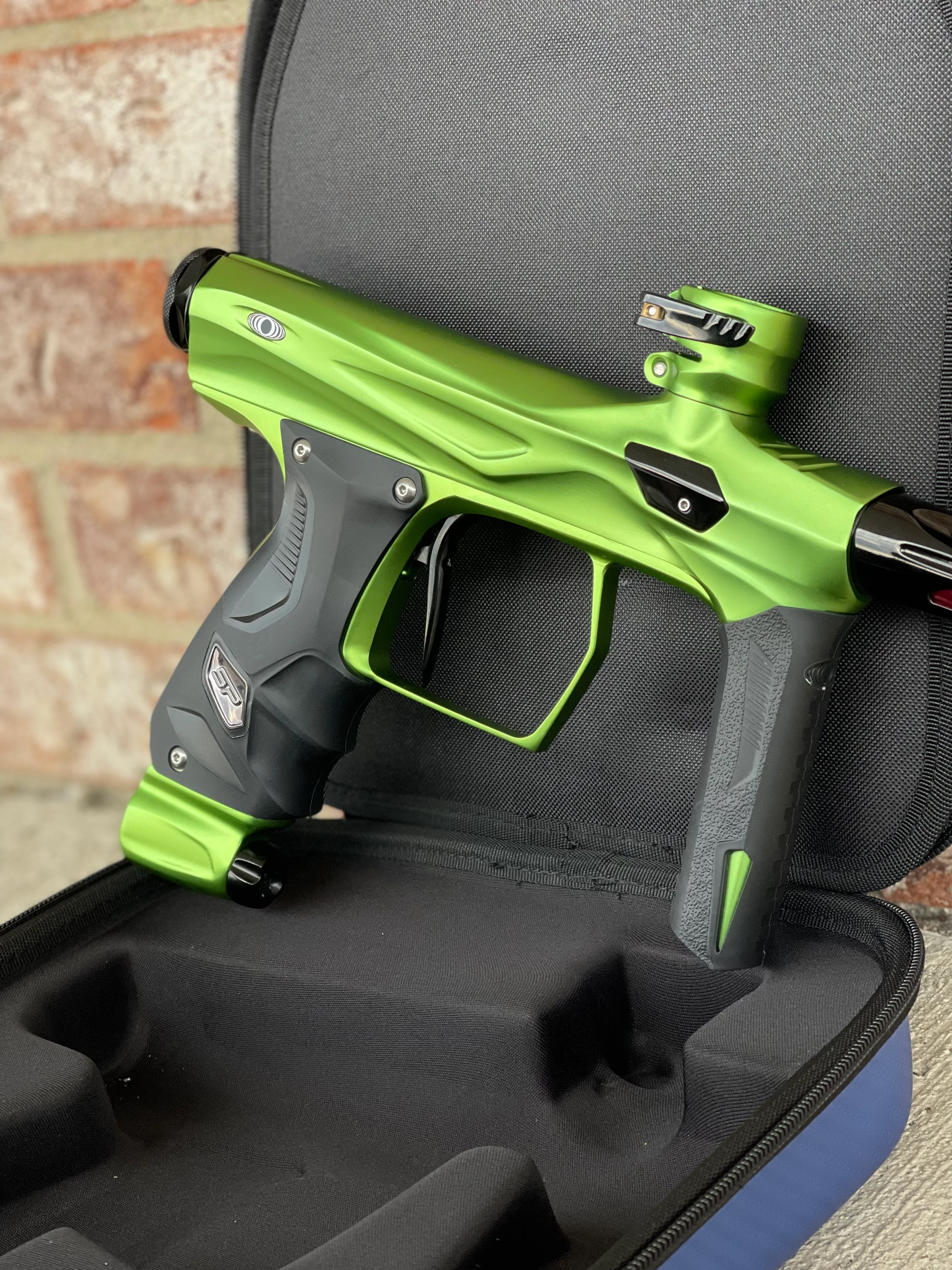 Used Shocker Amp Paintball Gun - Green/Black - Image 3