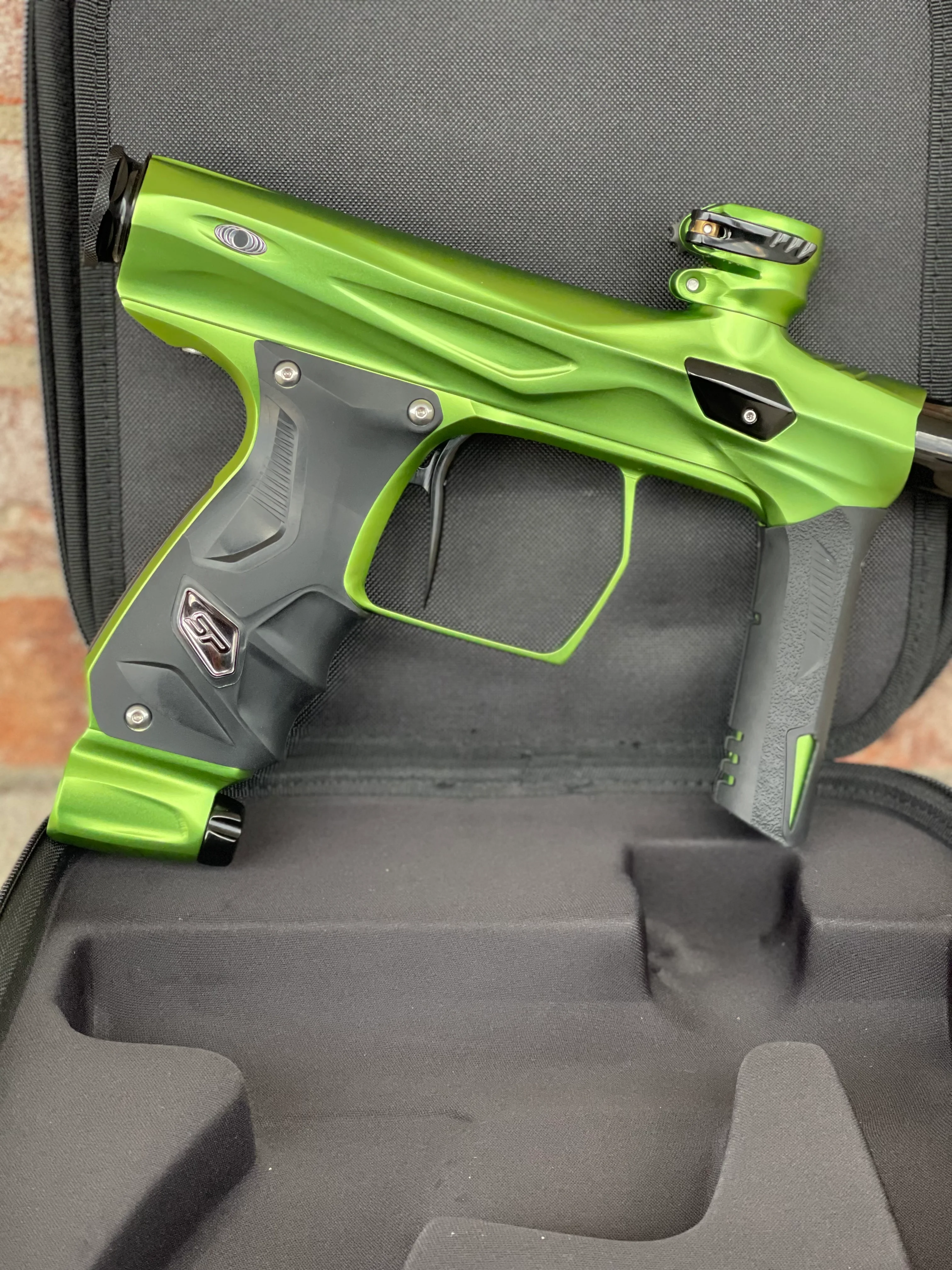 Used Shocker Amp Paintball Gun - Green/Black - Image 5