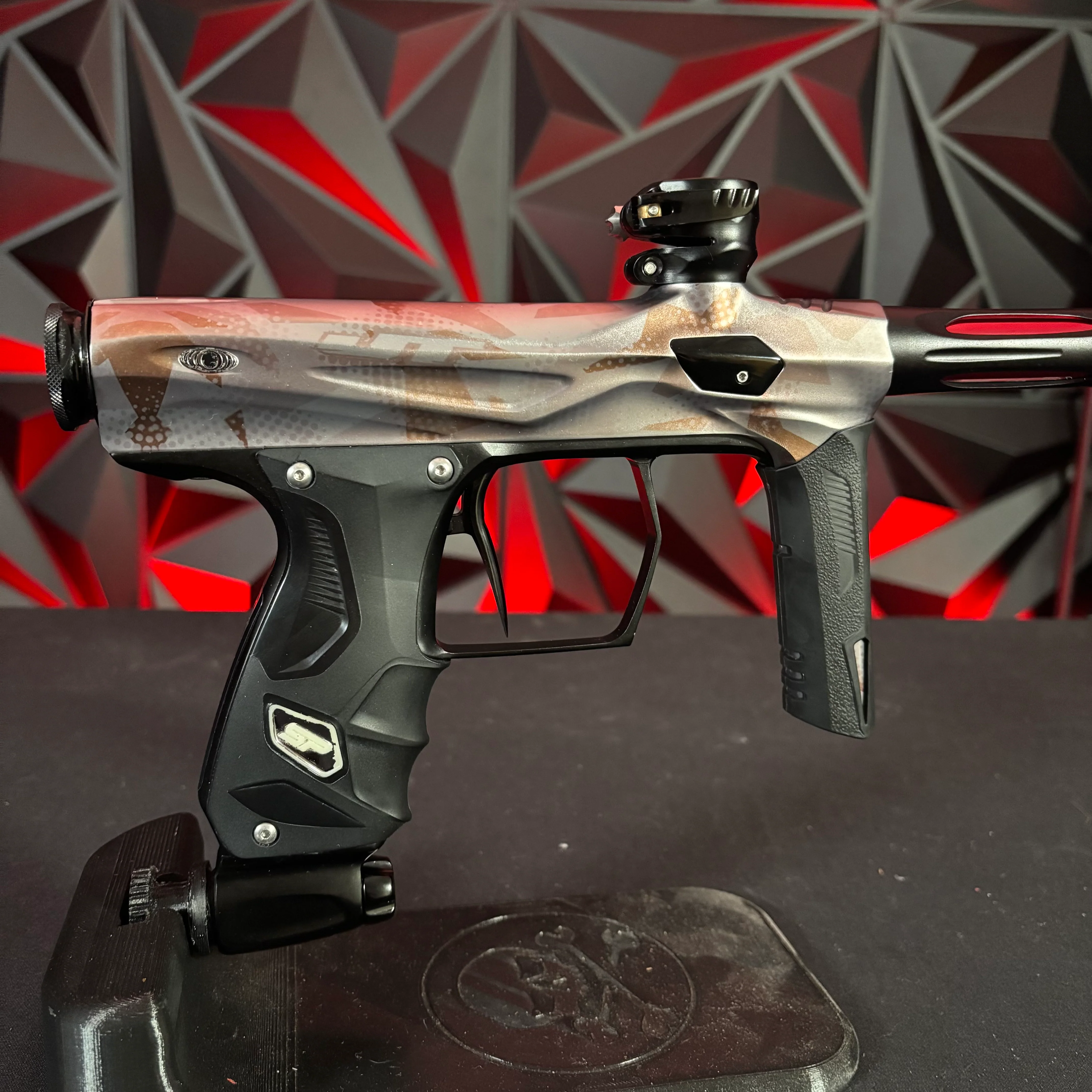 Used Shocker Amp Paintball Gun - JT Camo w/Black Parts - Image 2