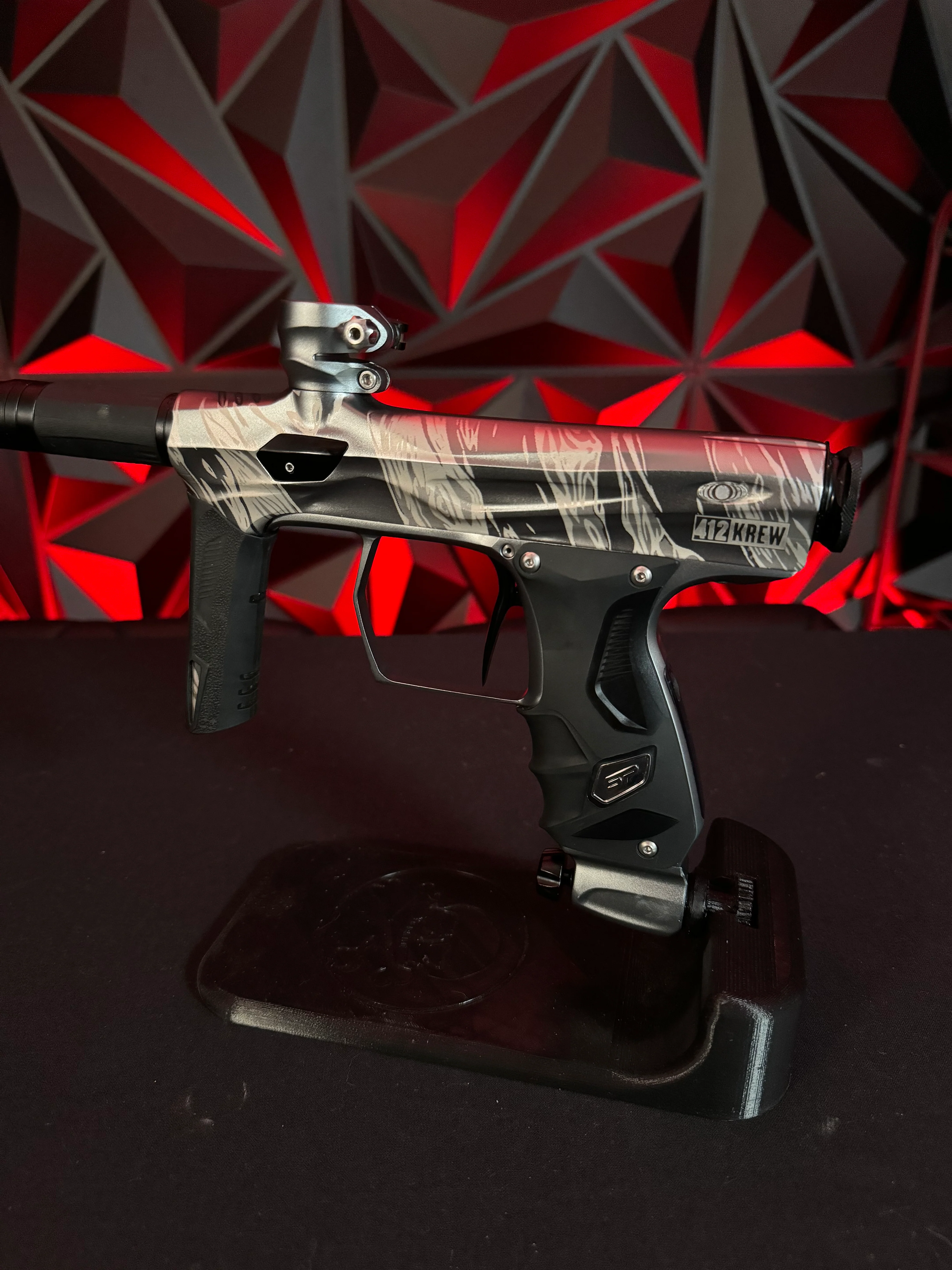 Used Shocker AMP Paintball Gun -LE 412 Krew Tiger Stripe w/ Mech Frame - Image 2