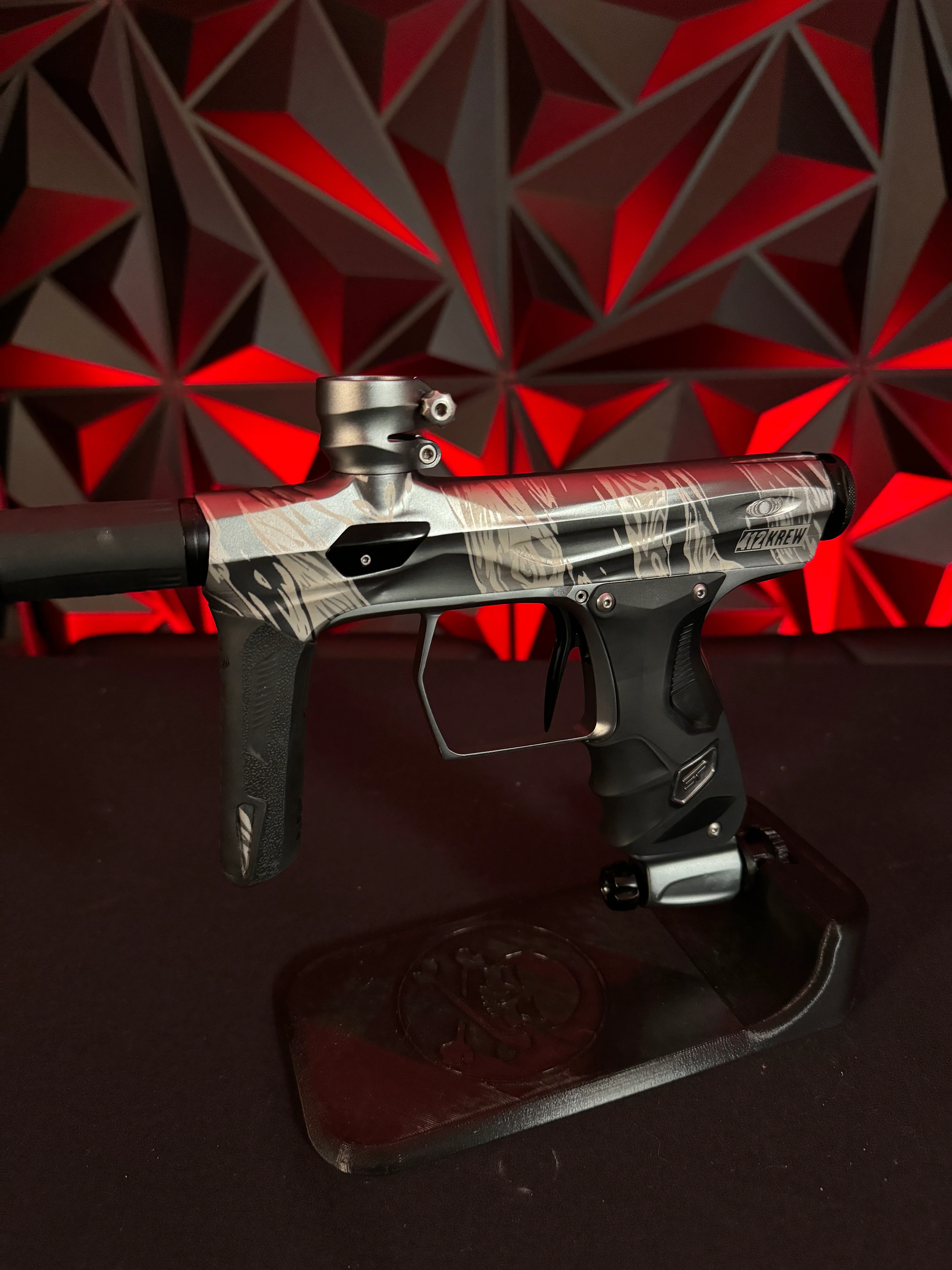 Used Shocker AMP Paintball Gun -LE 412 Krew Tiger Stripe w/ Mech Frame - Image 4