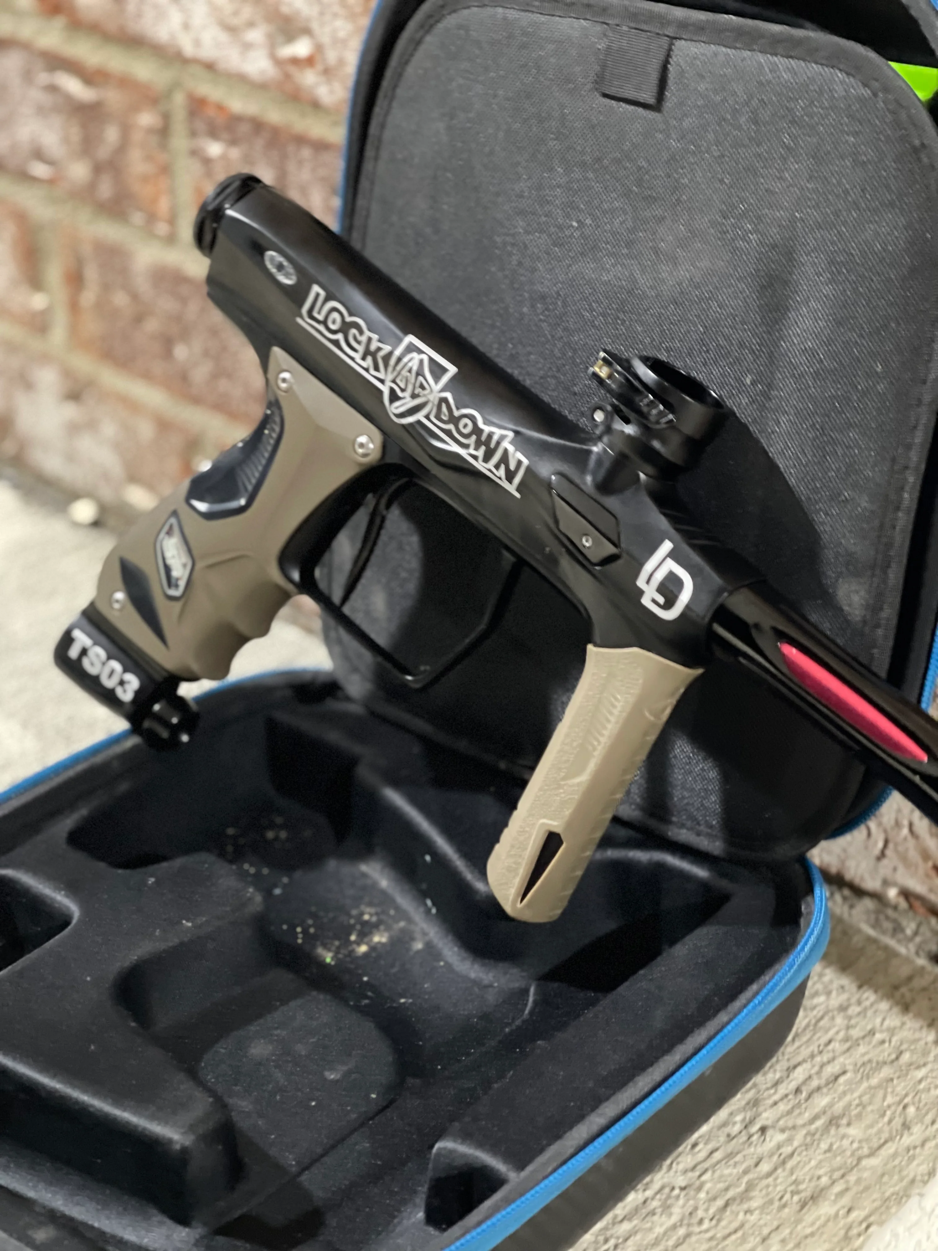 Used Shocker Amp Paintball Gun - LE Black Lockdown Team Edition #14 w/ Tan Grips - Image 3