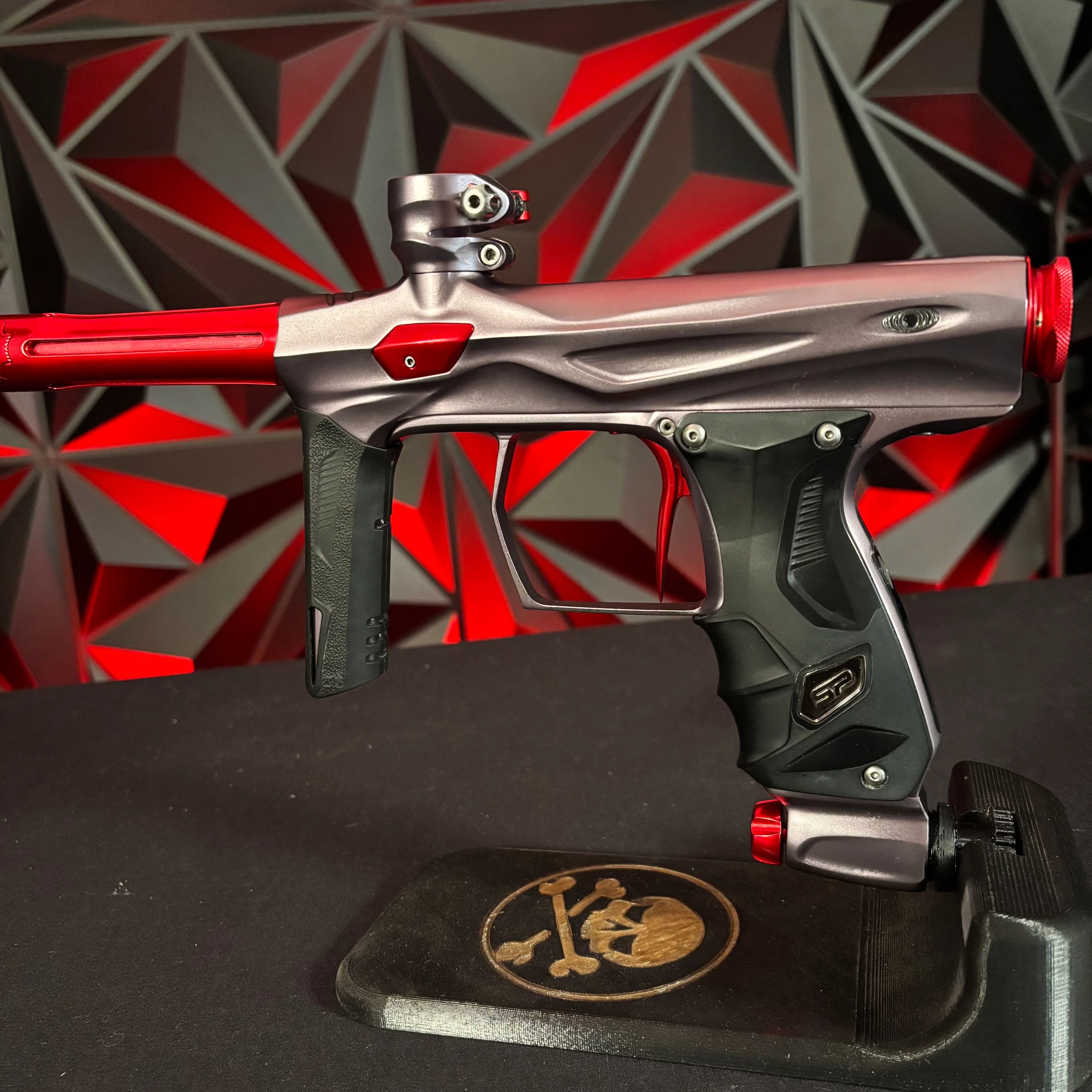 Used Shocker Amp Paintball Gun - Pewter/Red w/Freak XL Silencio Barrel System & SSC Bolt - Image 3