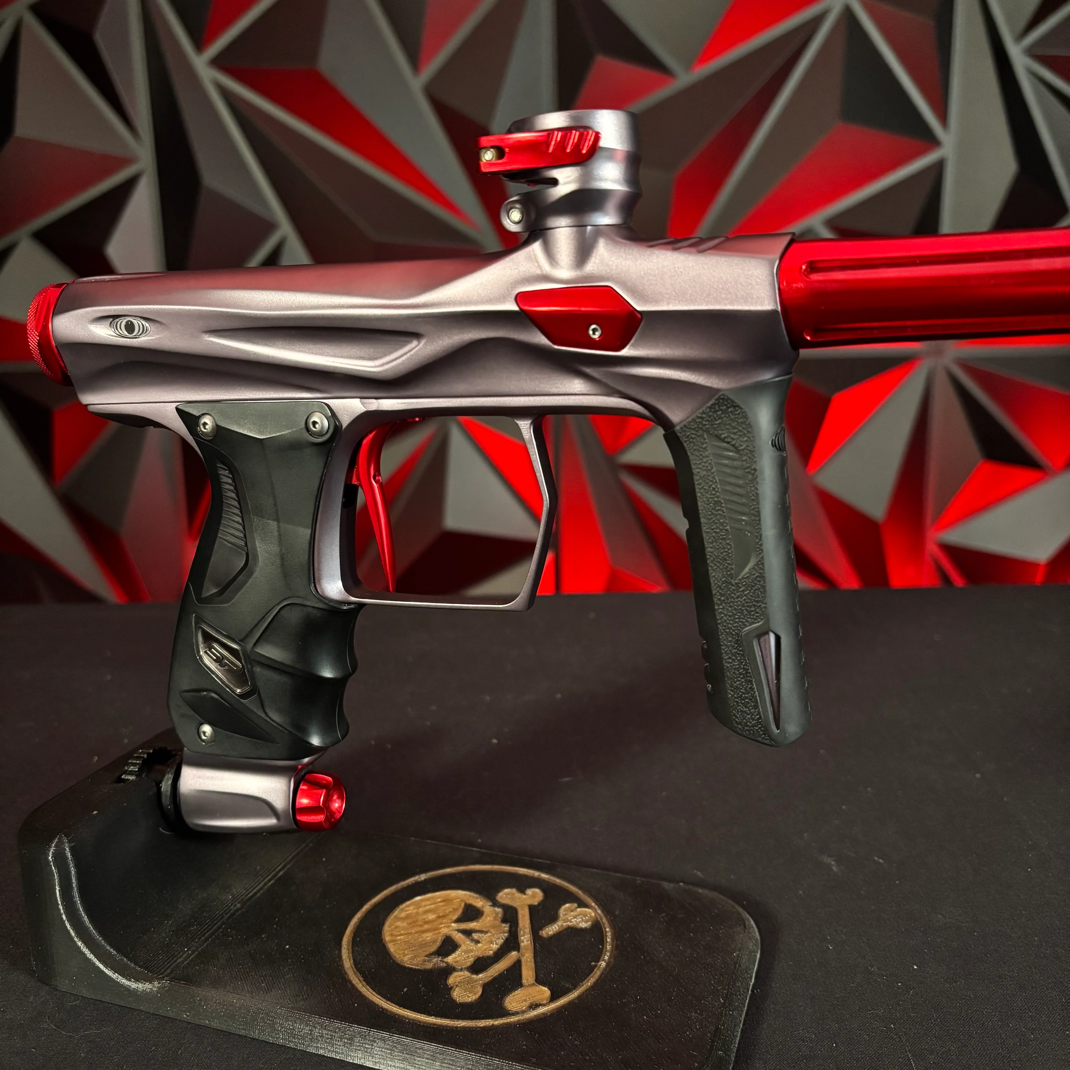 Used Shocker Amp Paintball Gun - Pewter/Red w/Freak XL Silencio Barrel System & SSC Bolt - Image 4