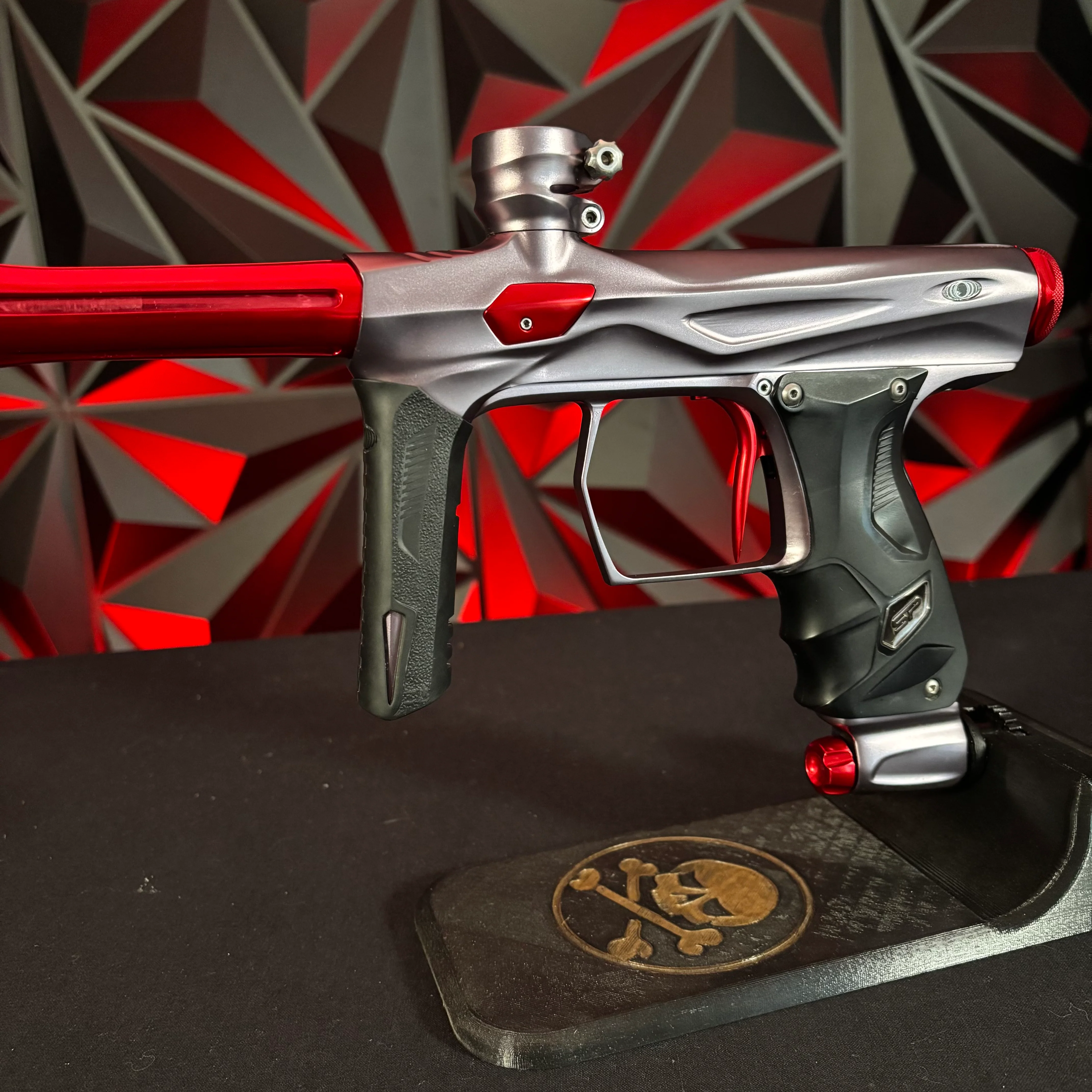 Used Shocker Amp Paintball Gun - Pewter/Red w/Freak XL Silencio Barrel System & SSC Bolt - Image 5