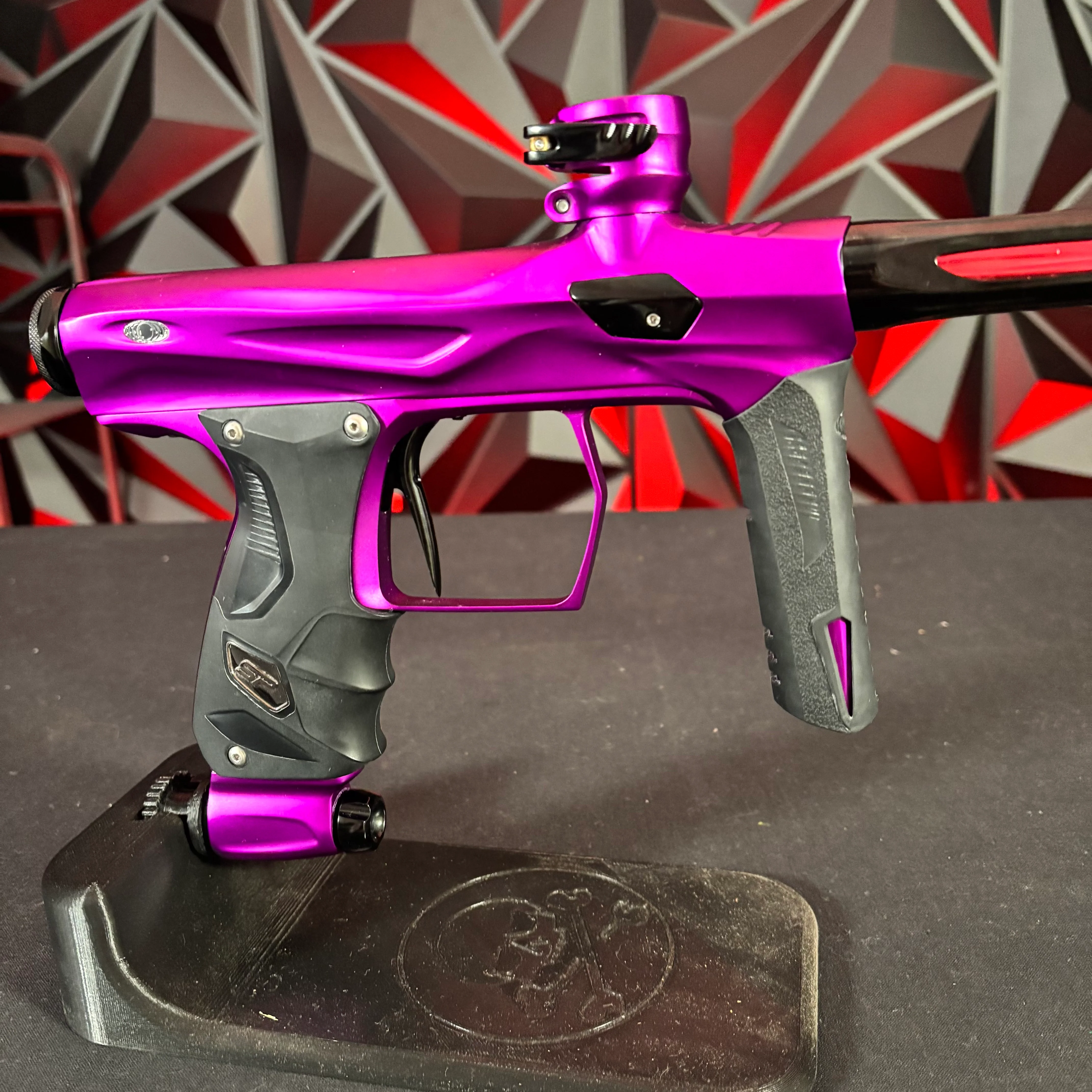 Used Shocker Amp Paintball Gun - Purple/Black - Image 3