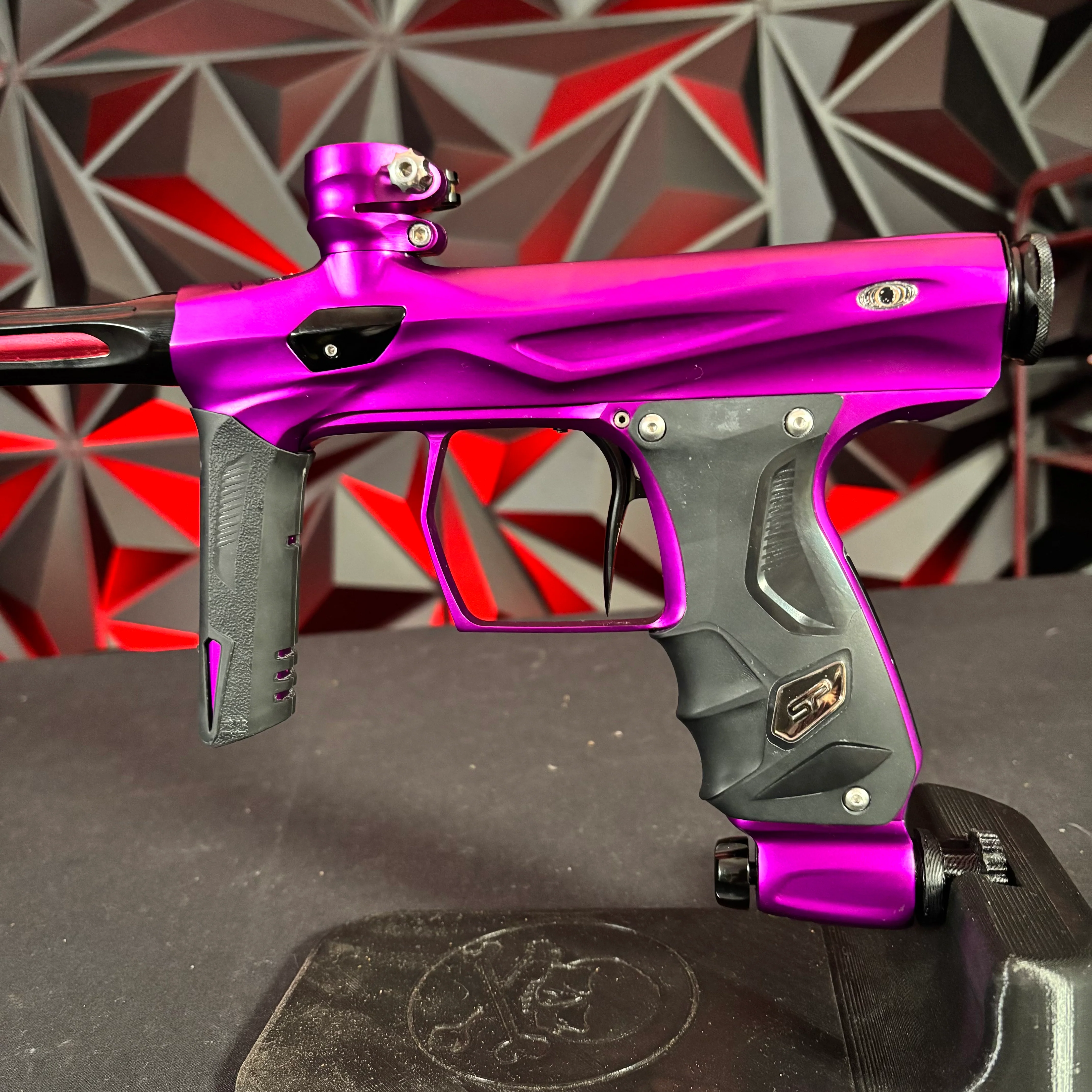 Used Shocker Amp Paintball Gun - Purple/Black - Image 4