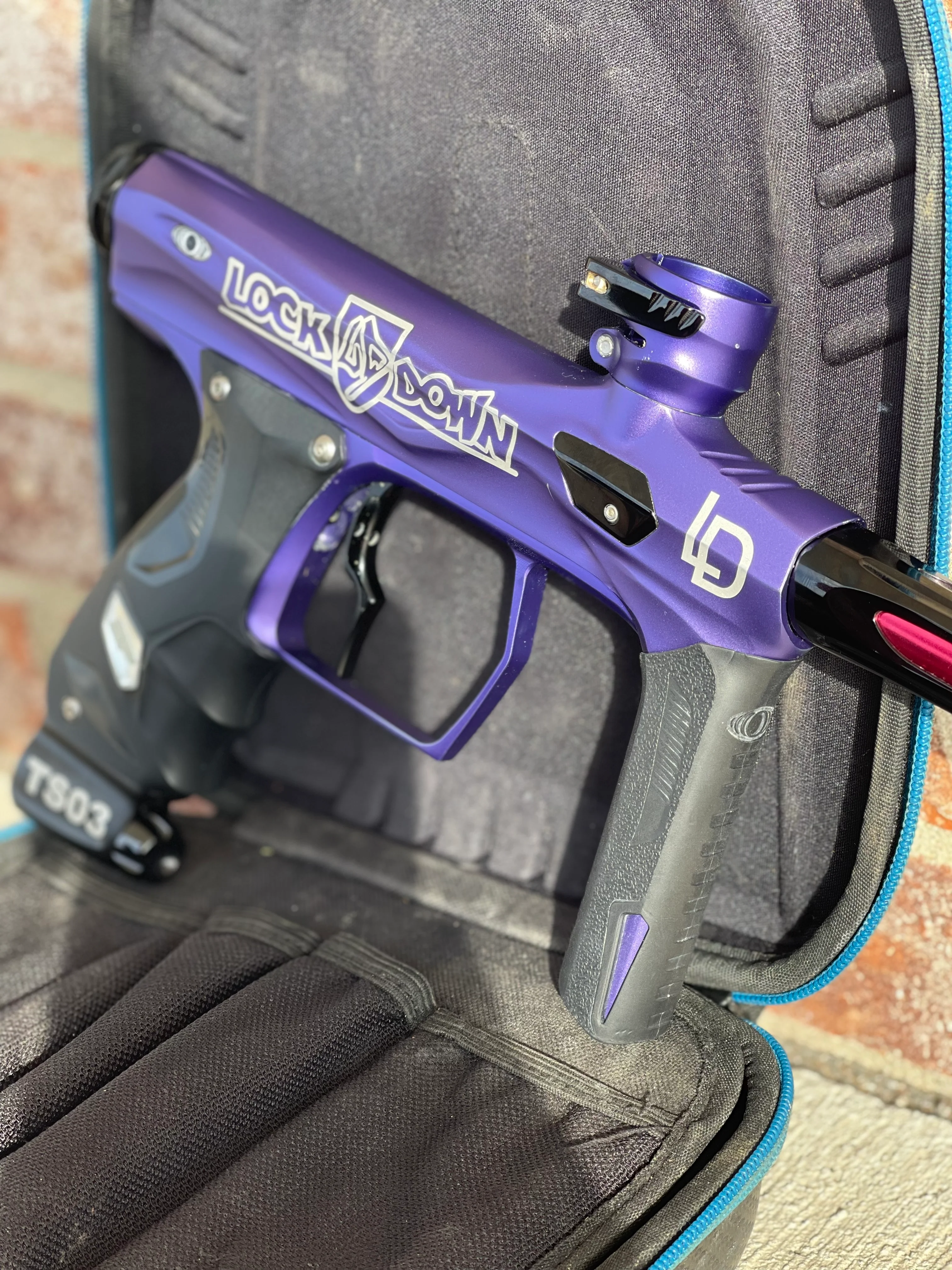 Used Shocker Amp Paintball Gun - Purple Lockdown LE - Image 3