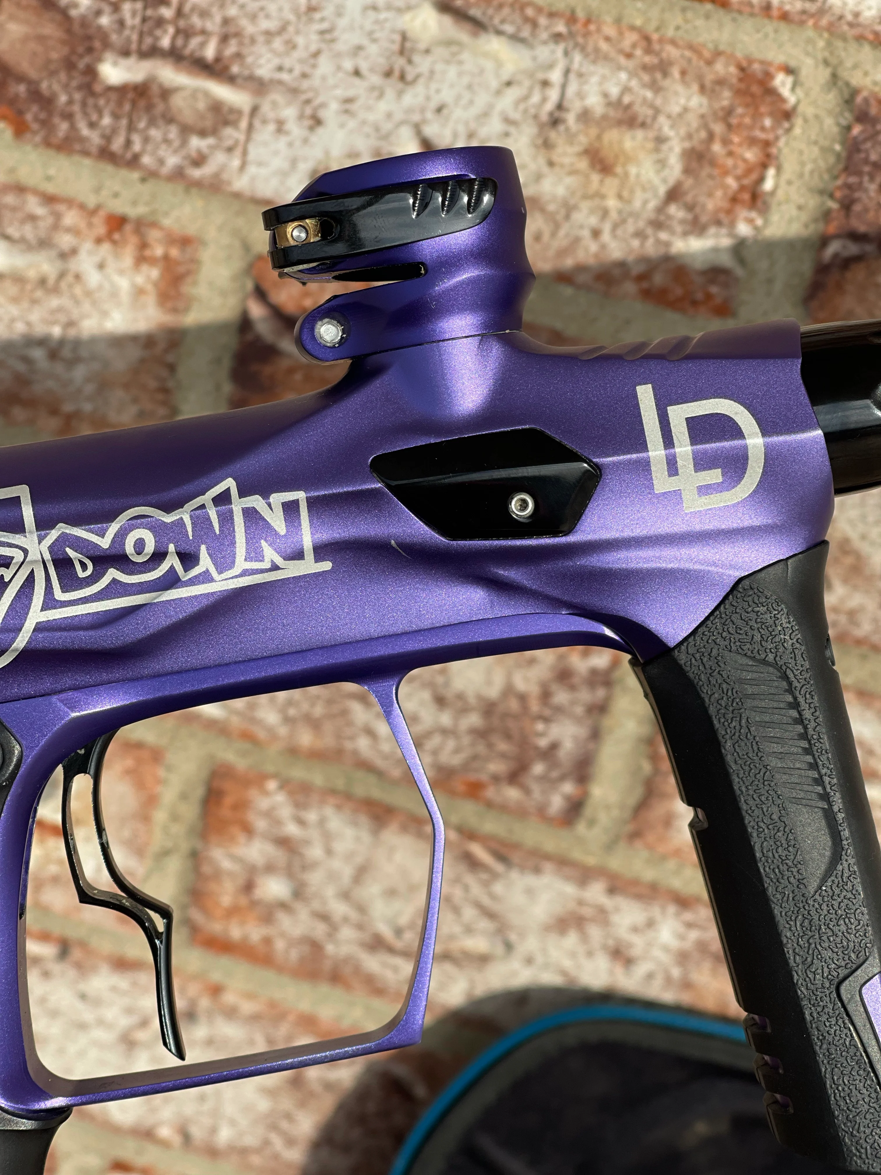 Used Shocker Amp Paintball Gun - Purple Lockdown LE - Image 8