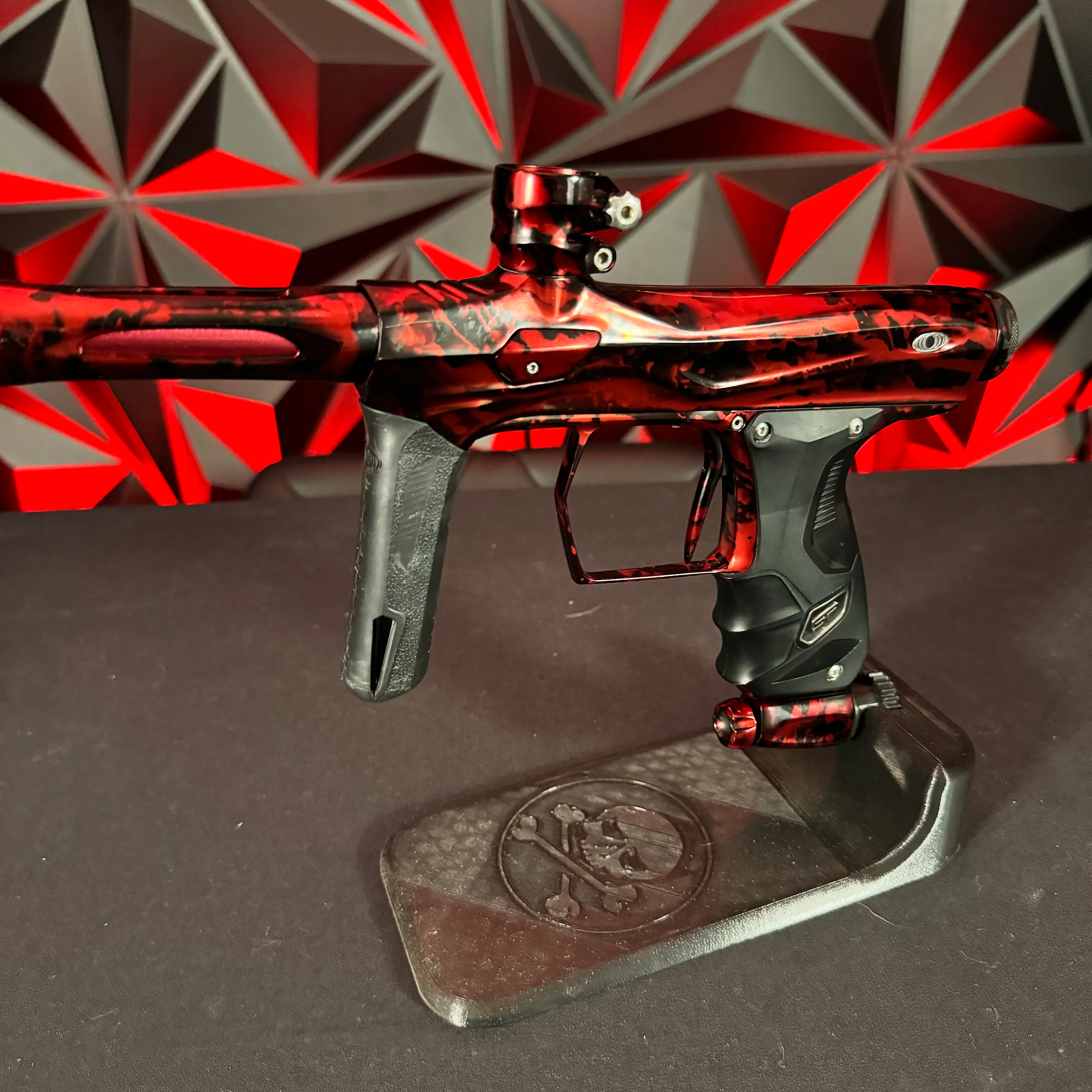 Used Shocker Amp Paintball Gun - Smoke Black/Red - Image 4