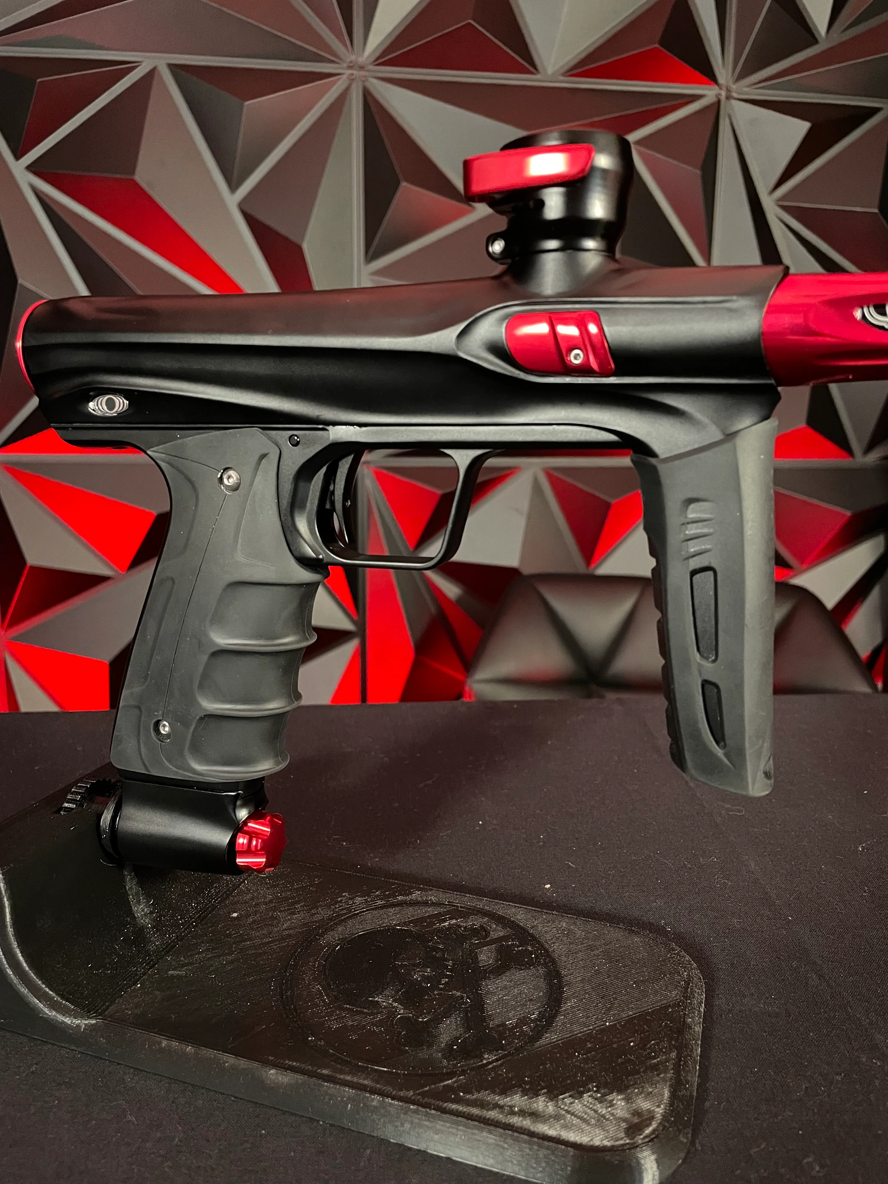 Used Shocker CVO Paintball Gun - Dust Black/Polished Red - Image 3