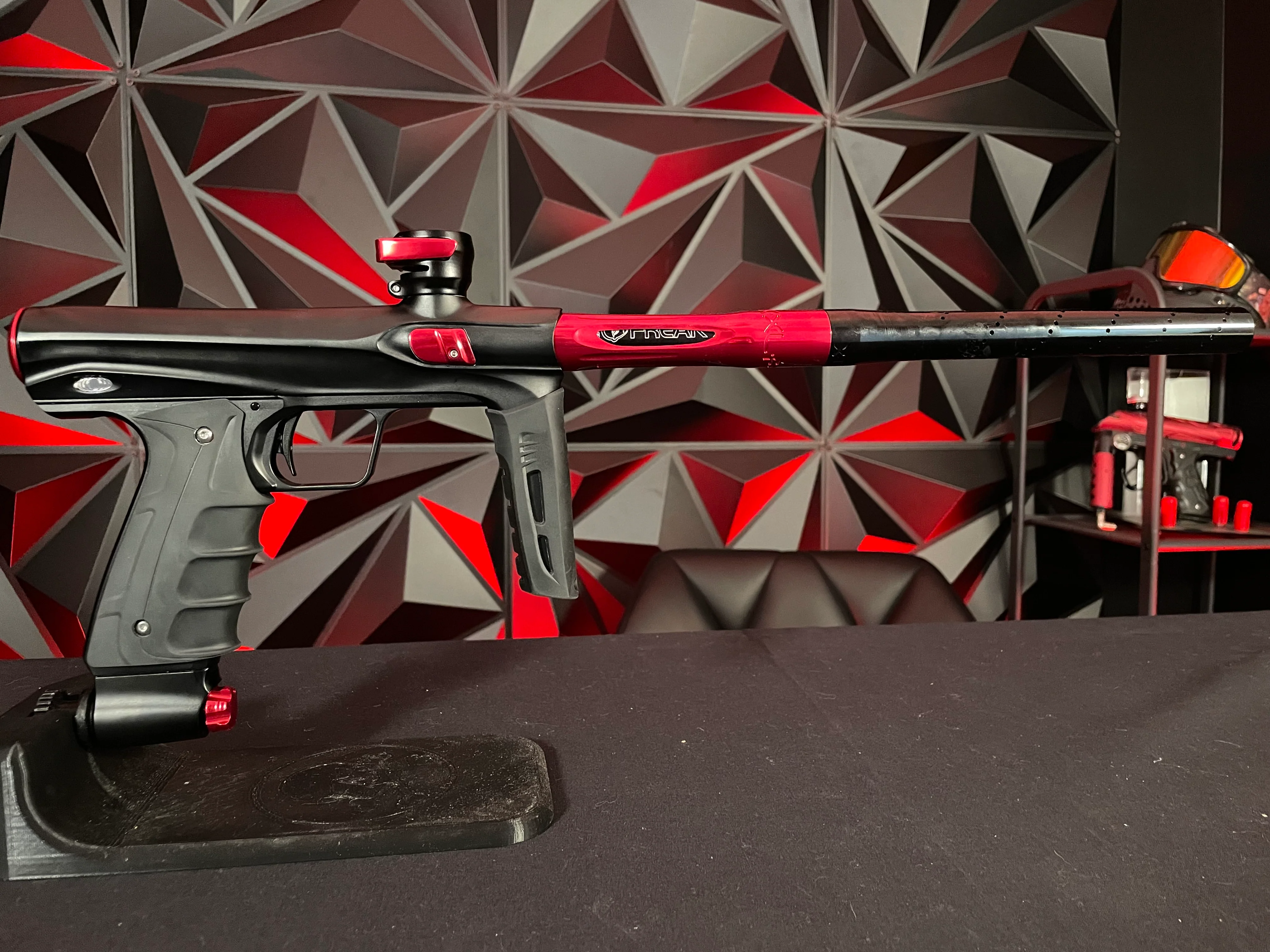 Used Shocker CVO Paintball Gun - Dust Black/Polished Red - Image 5