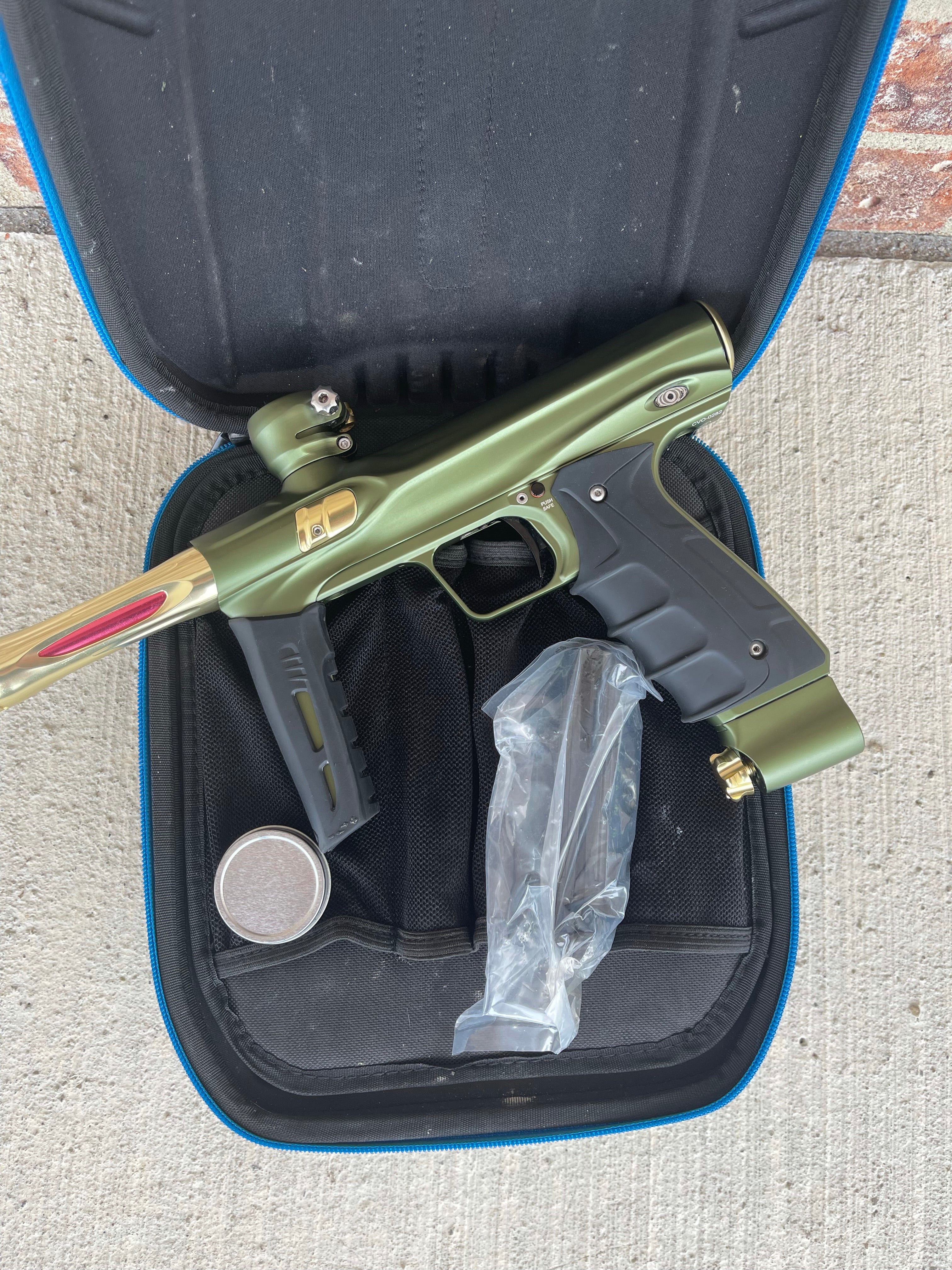Used Shocker CVO Paintball Gun - Dust Olive/Polished Gold - Image 5