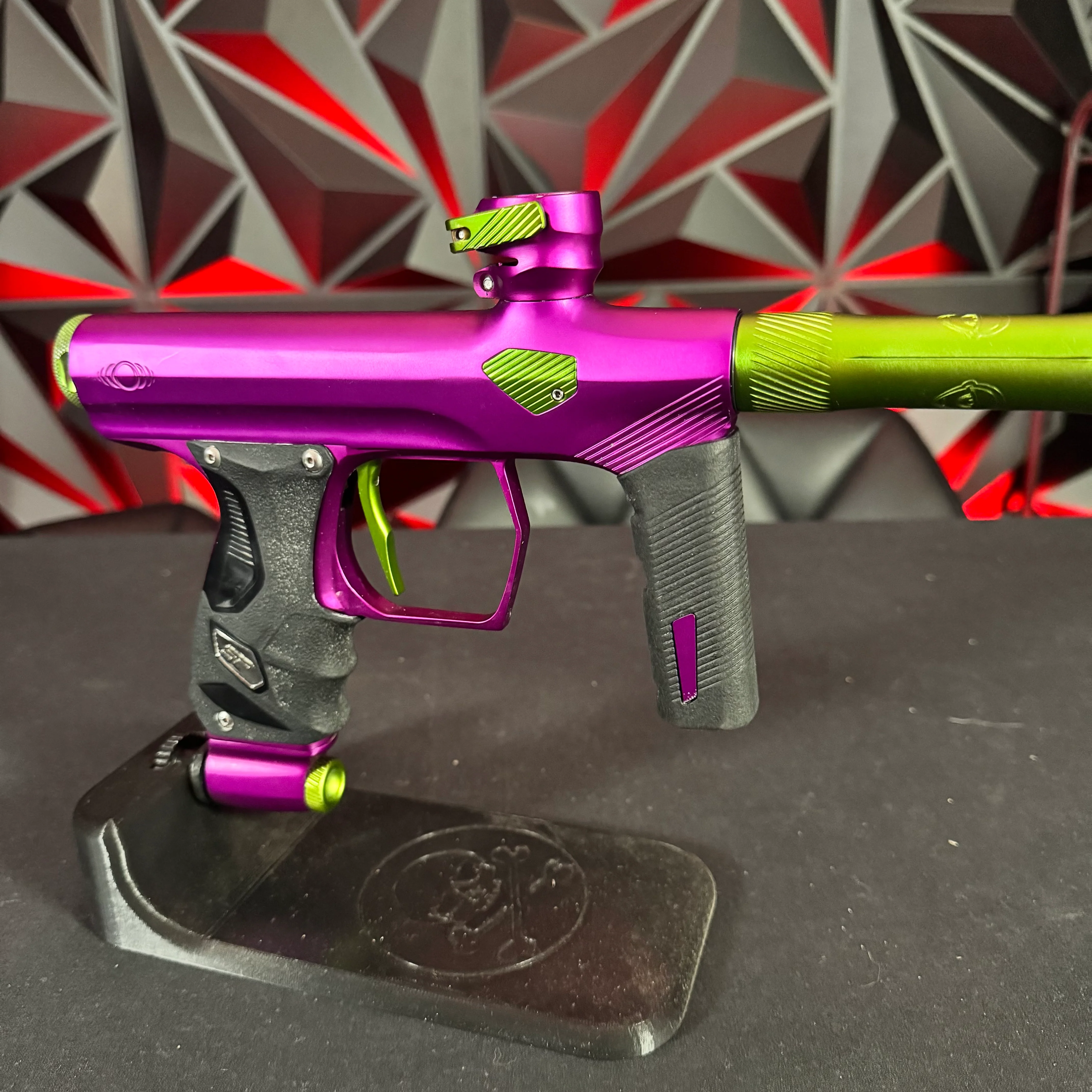 Used Shocker ERA Paintball Gun - Dust Purple/Dust Green - Image 4