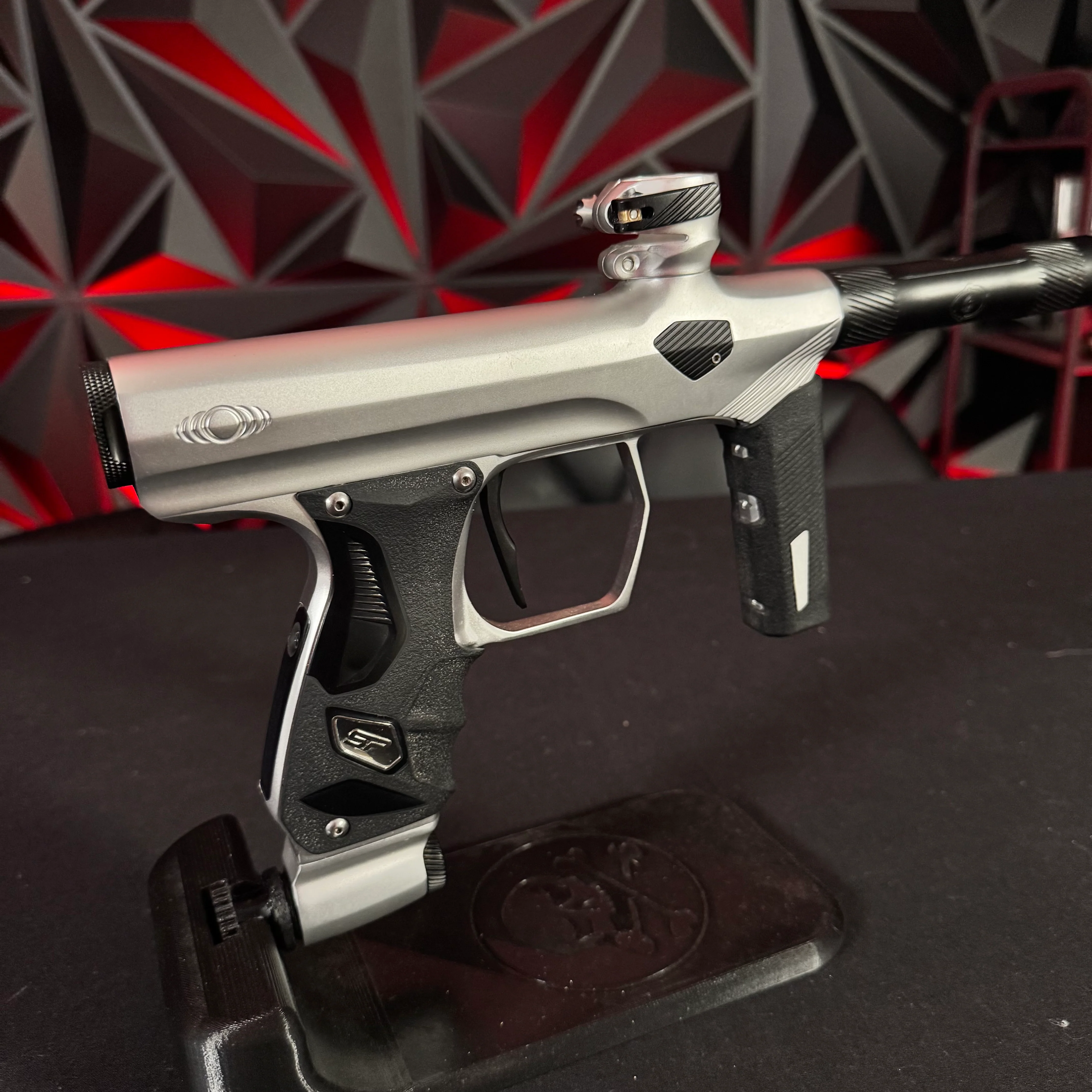 Used Shocker ERA Paintball Gun - Dust White/Dust Black - Image 2