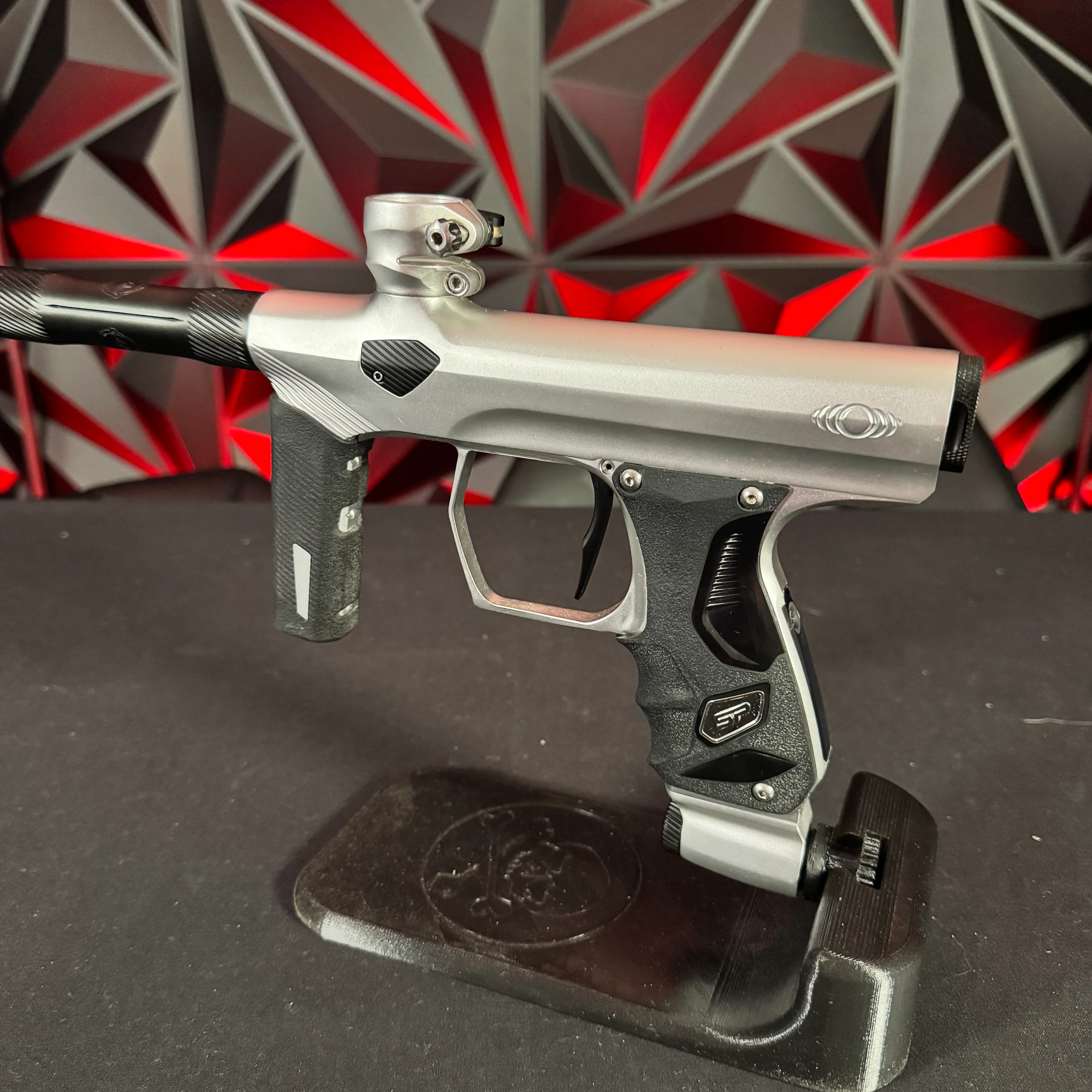 Used Shocker ERA Paintball Gun - Dust White/Dust Black - Image 3