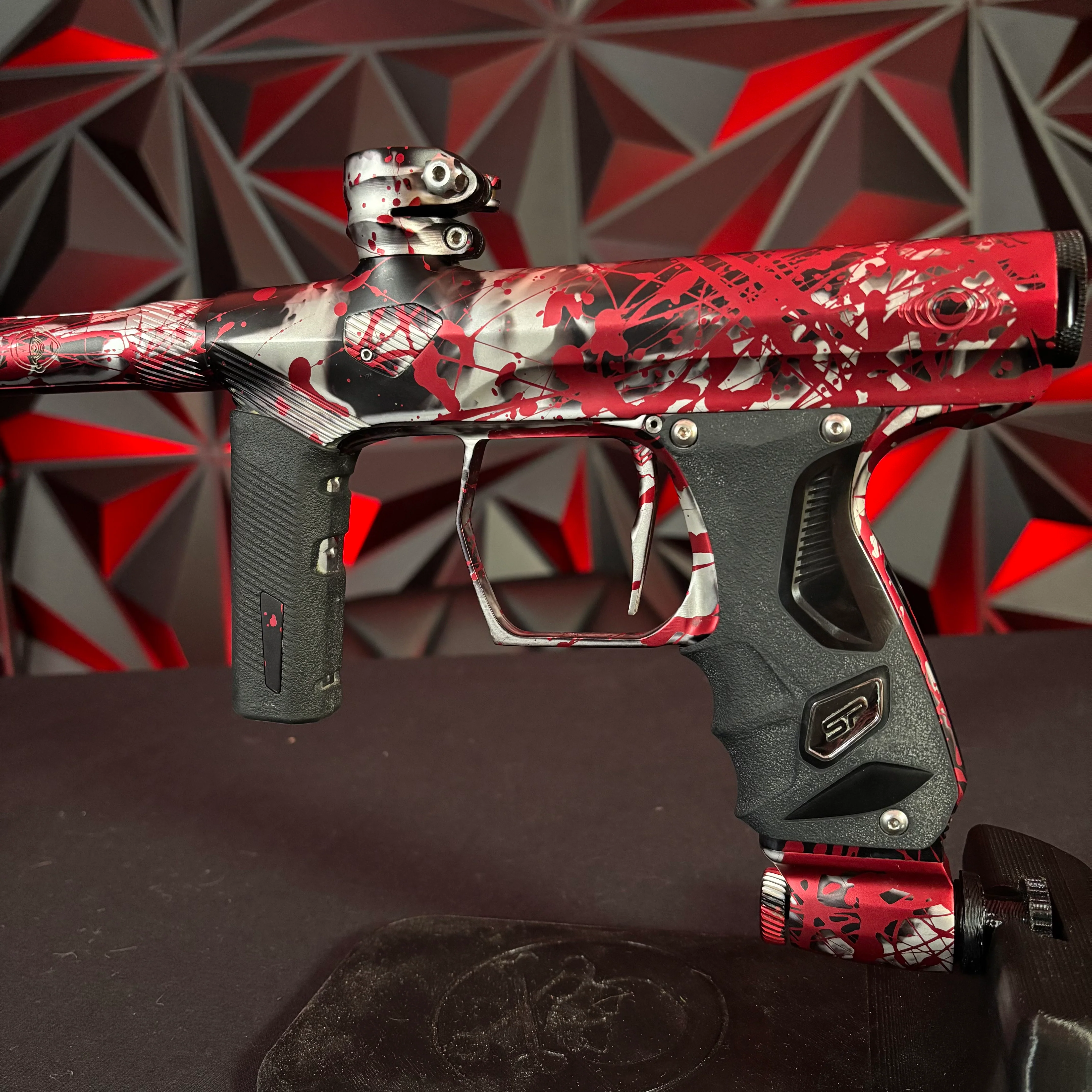 Used Shocker ERA Paintball Gun - Red/Black Splash - Image 3