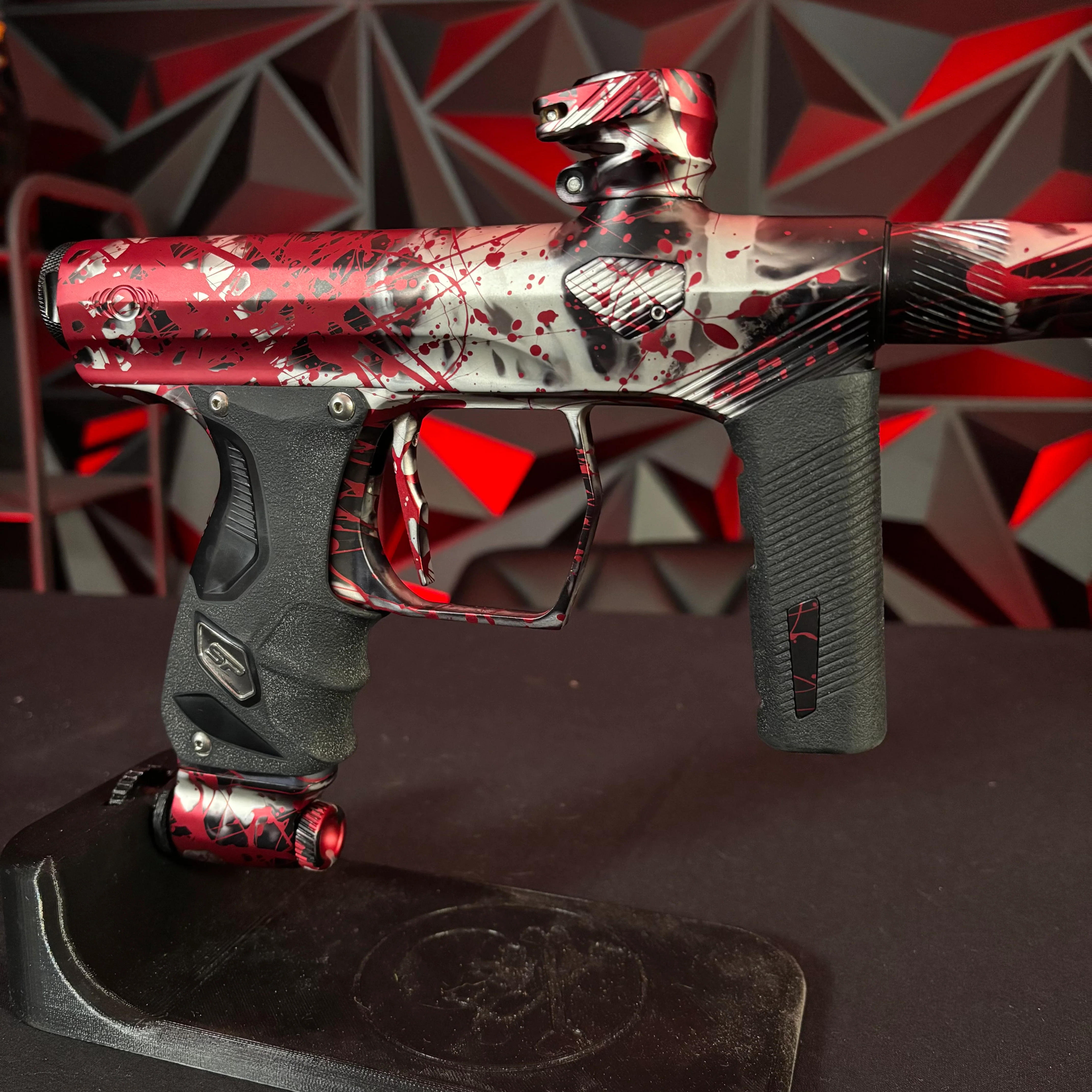 Used Shocker ERA Paintball Gun - Red/Black Splash - Image 4