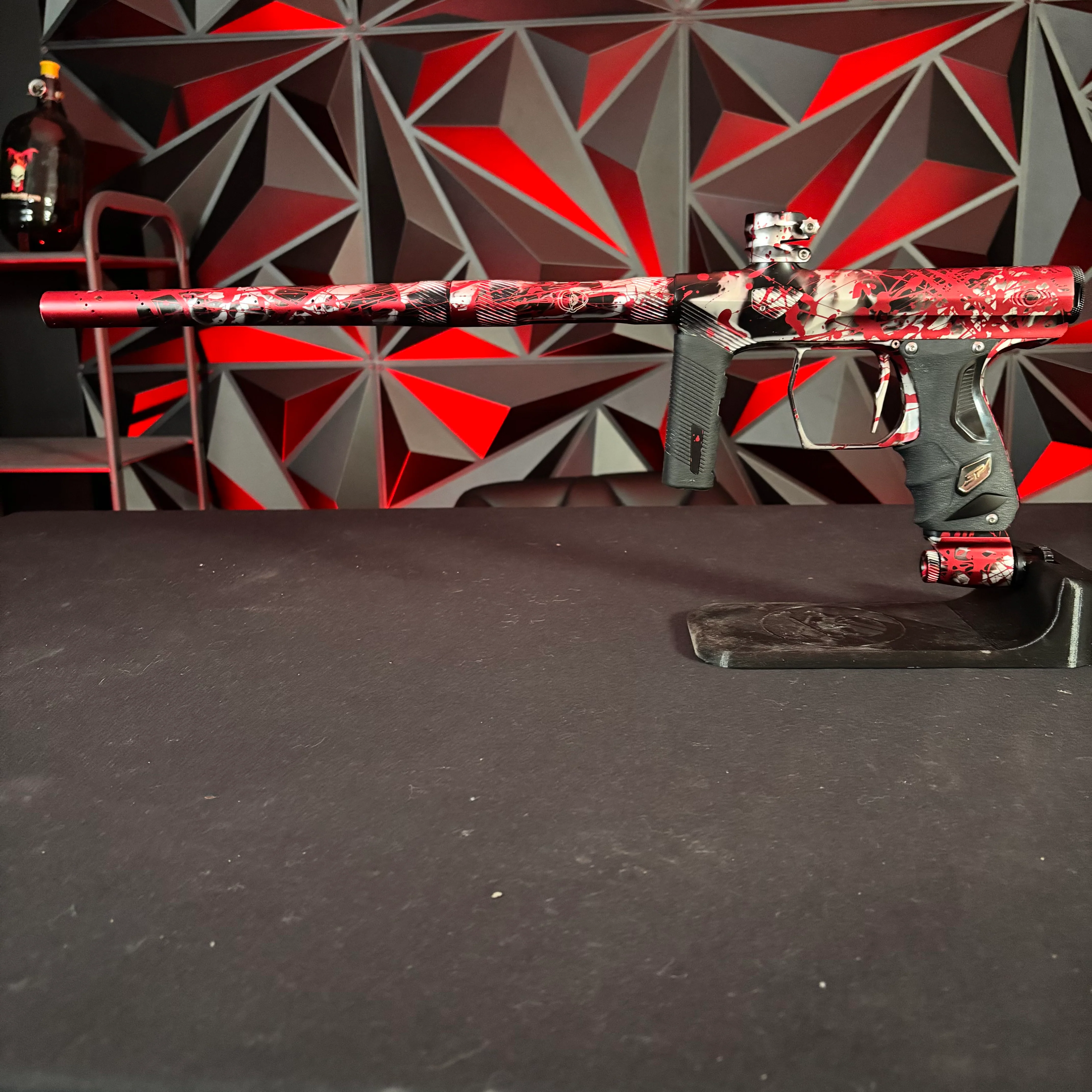 Used Shocker ERA Paintball Gun - Red/Black Splash - Image 7