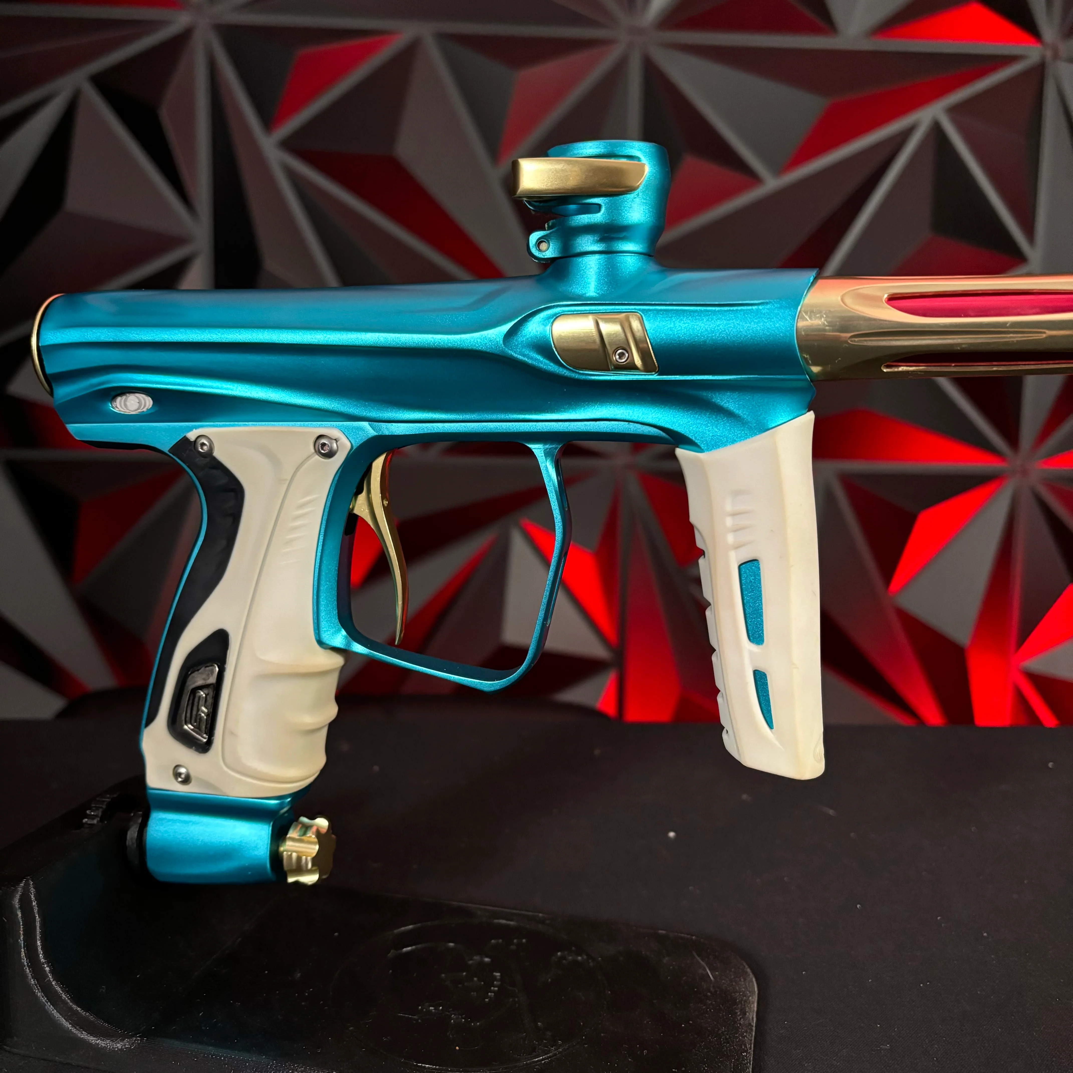 Used Shocker XLS Paintball Gun - Teal/Gold - Image 4