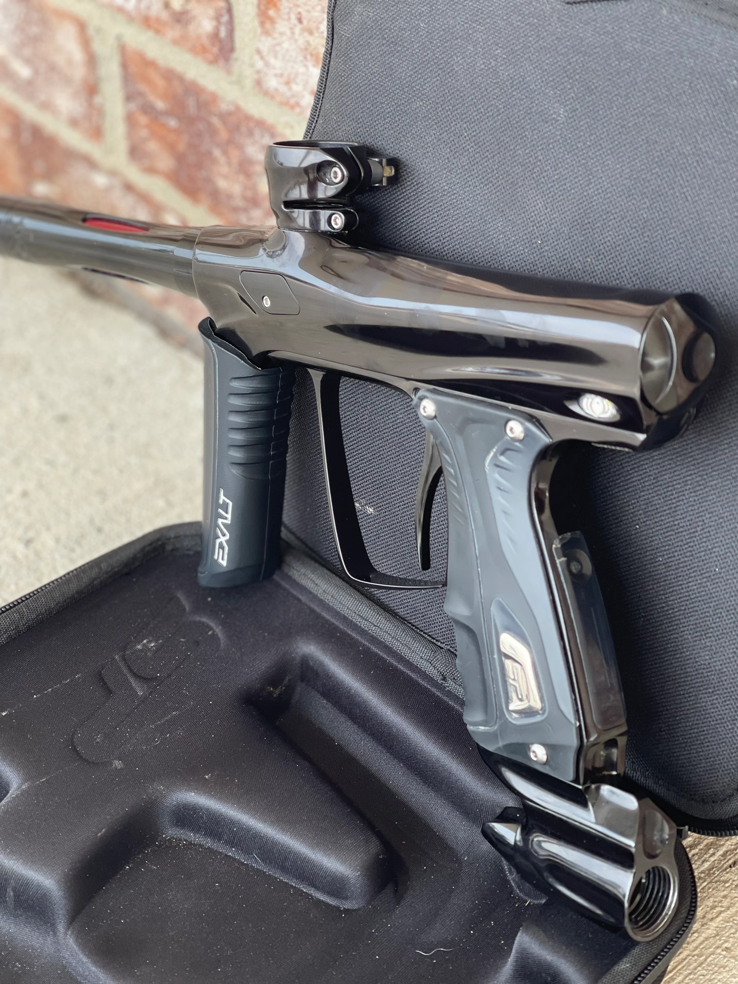Used Shocker RSX Paintball Gun - Gloss Black w/ Dropback Rail - Image 3