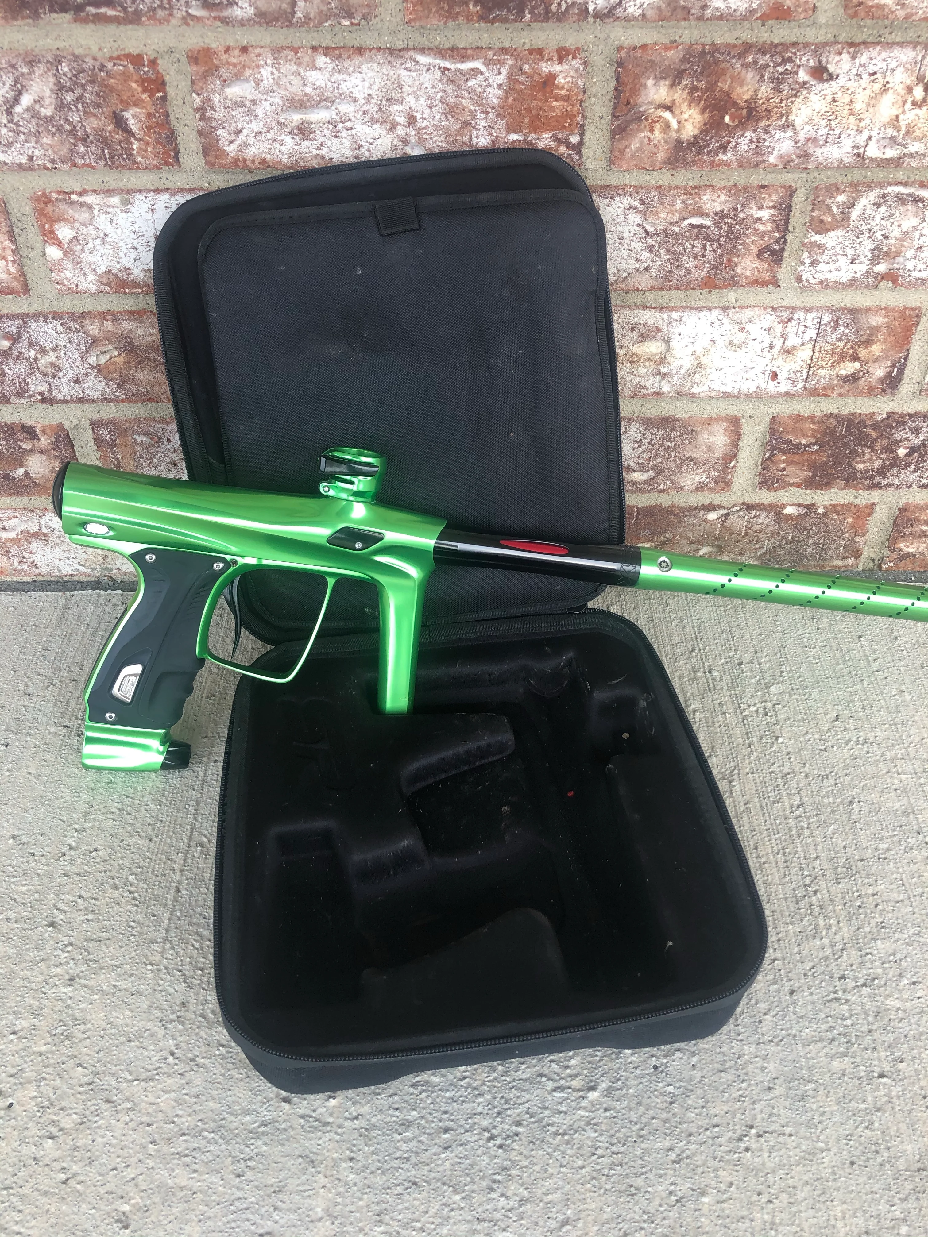 Used Shocker RSX Paintball Gun - Gloss Lime - Image 2