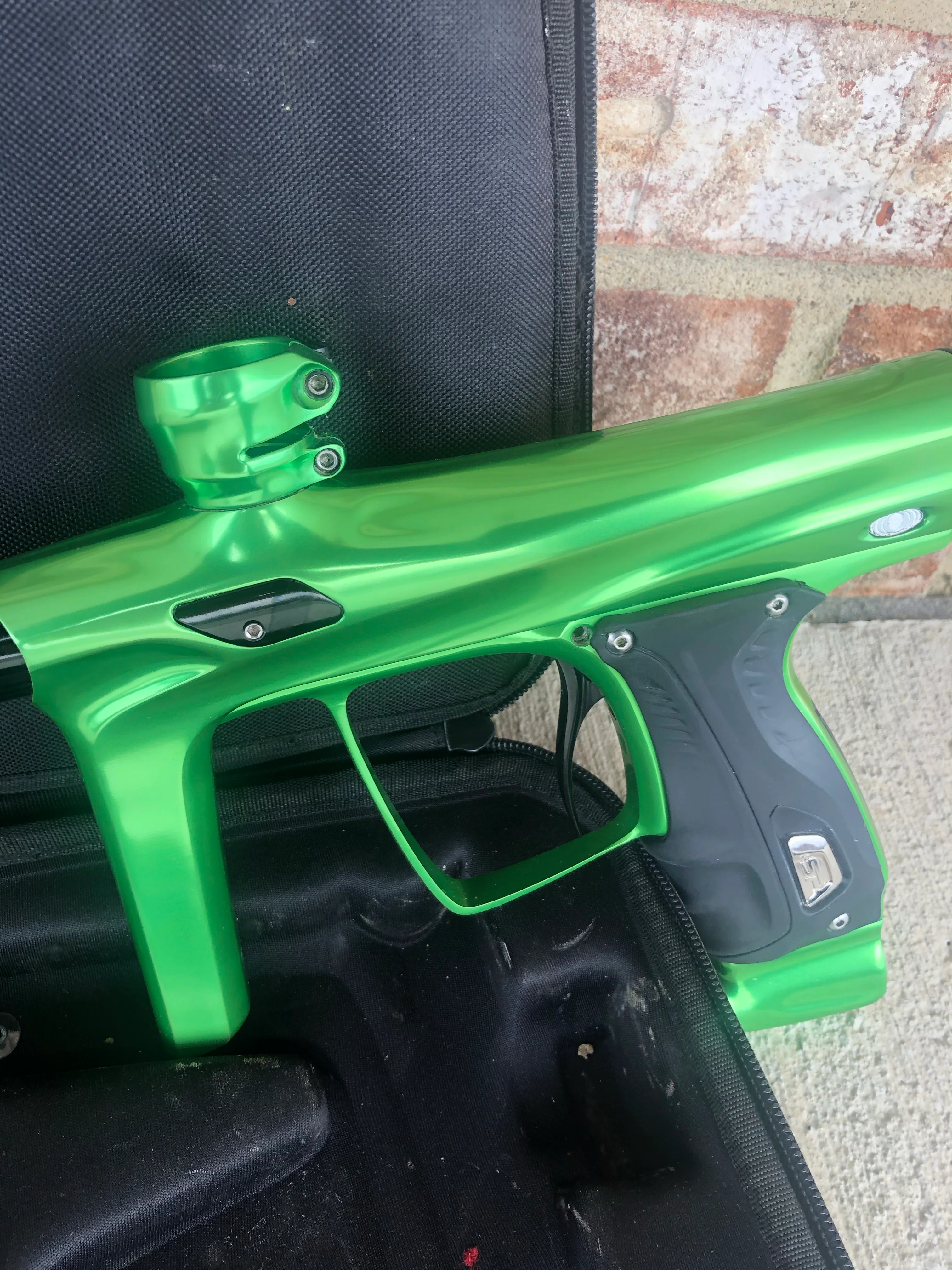 Used Shocker RSX Paintball Gun - Gloss Lime - Image 4