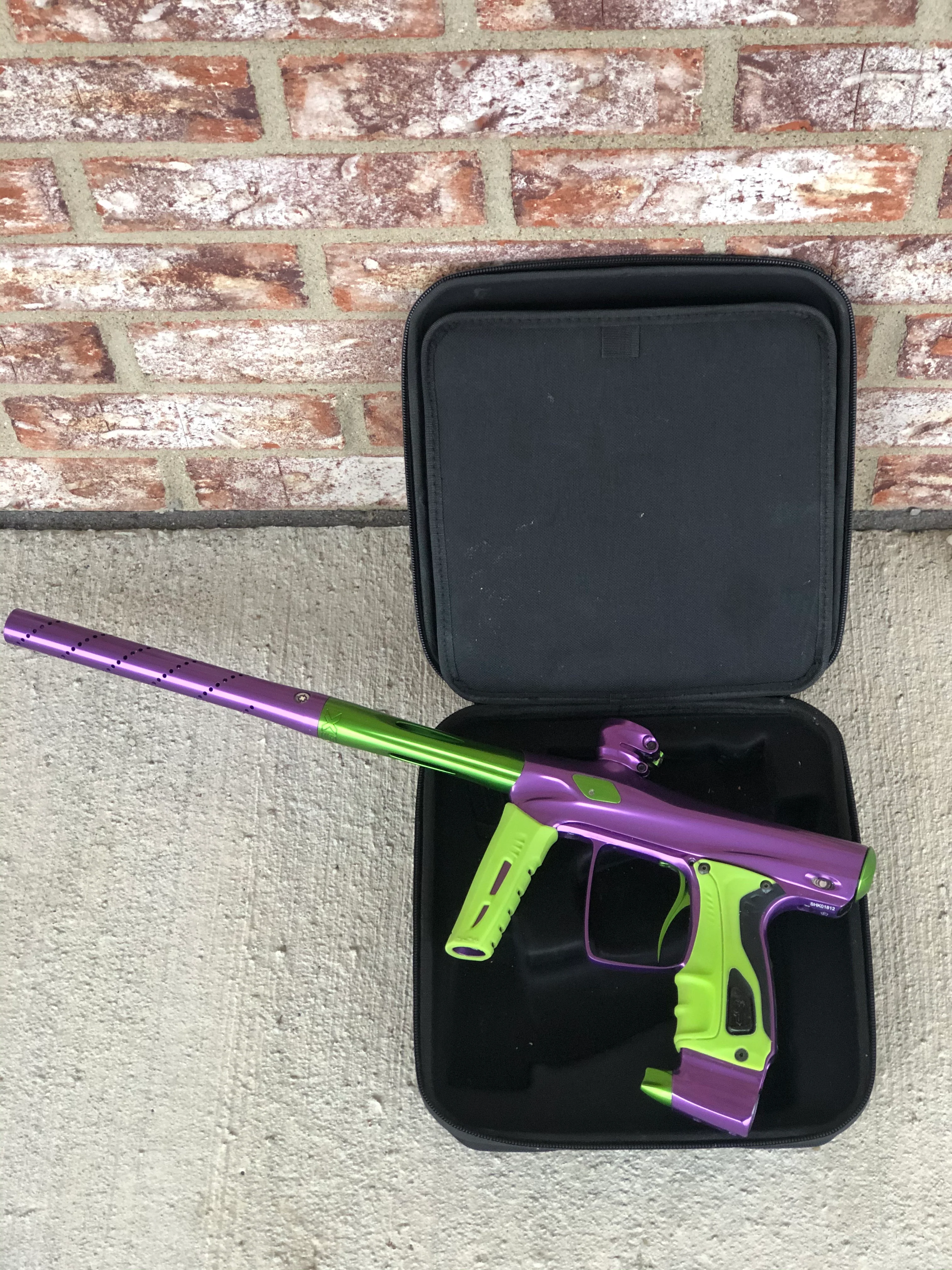 Used Shocker RSX Paintball Gun - Gloss Purple w/ Lime - Image 4